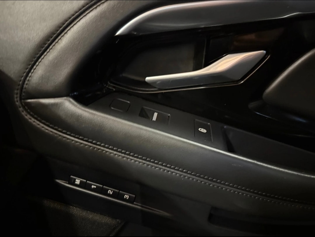 LAND ROVER Range Rover Evoque R-Dynamic P 300 HSE AT9-image-15