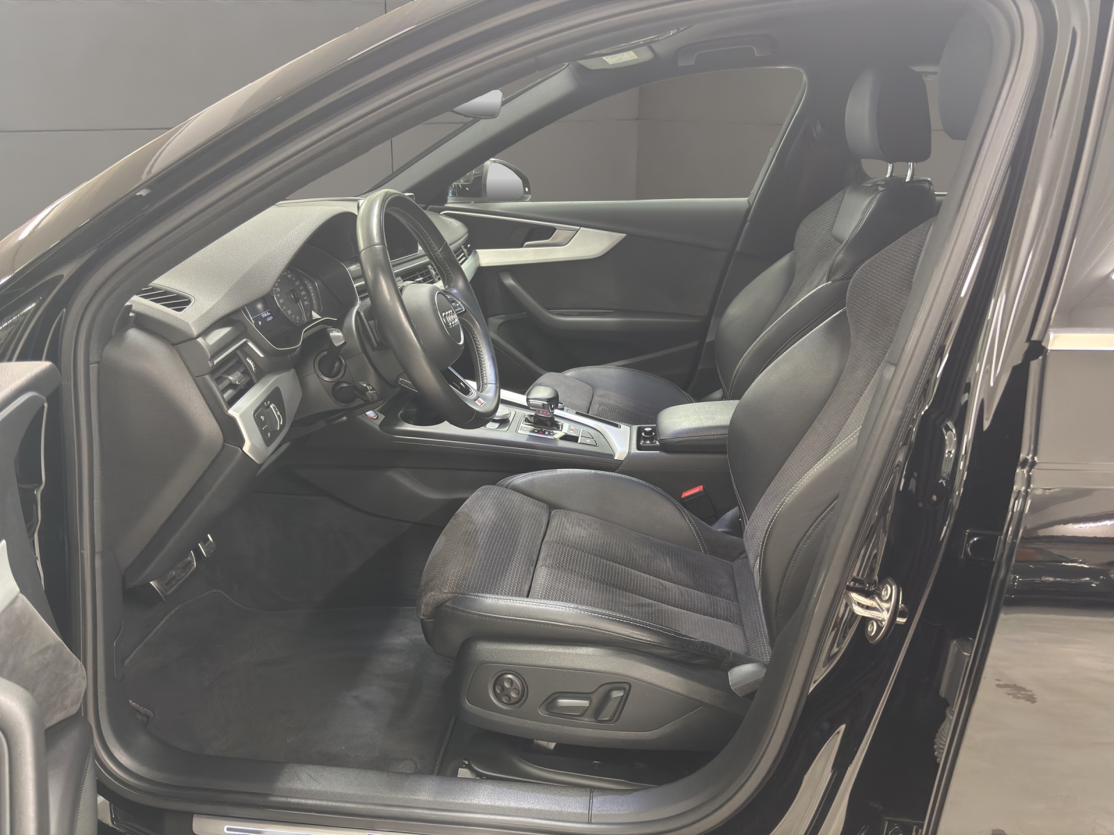 AUDI S4 Avant 3.0 TFSI quattro tiptronic-image-8