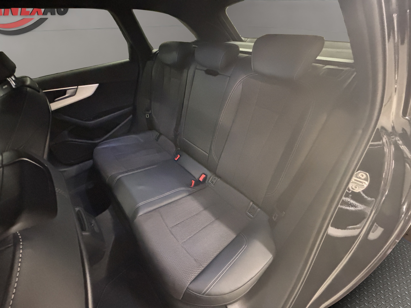 AUDI S4 Avant 3.0 TFSI quattro tiptronic-image-12