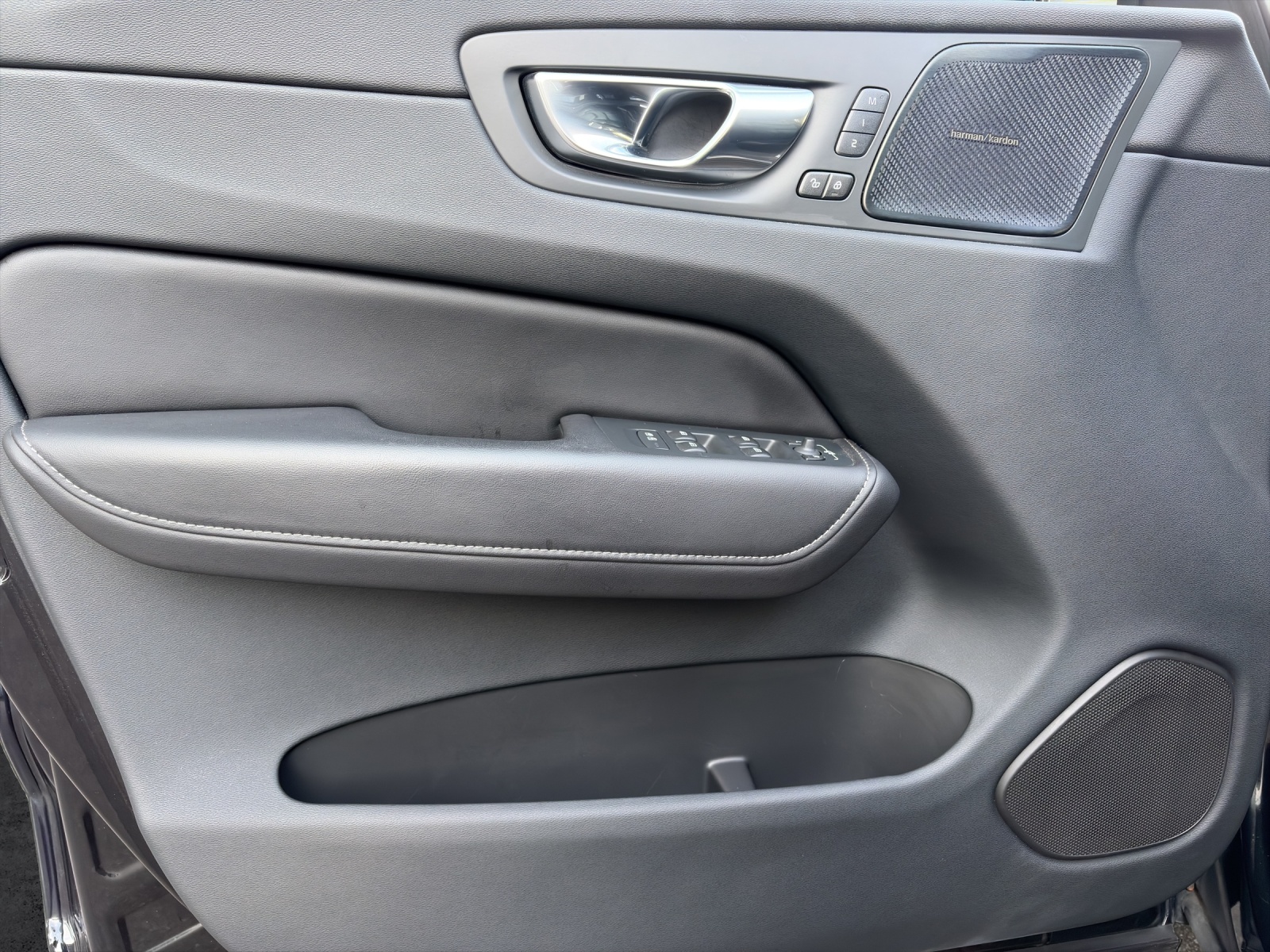 VOLVO XC60 2.0 T6 TE Ultimate Bright eAWD-image-12