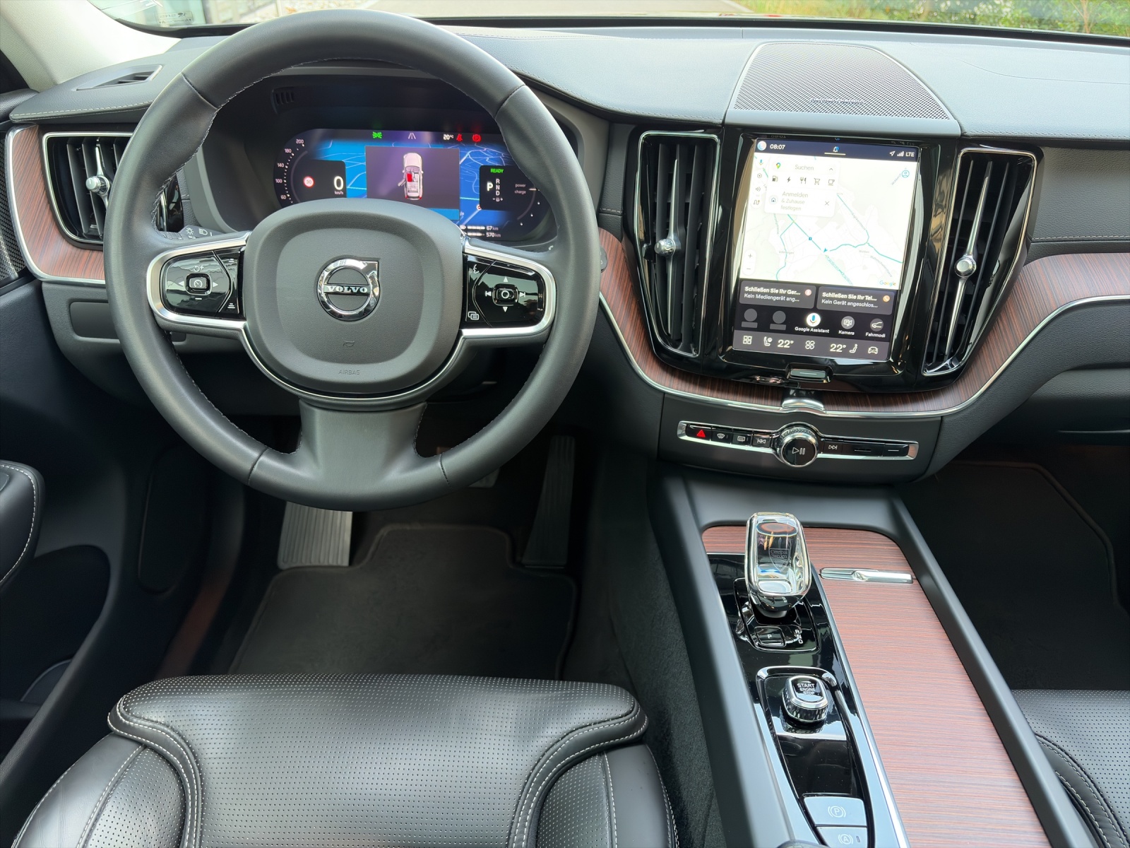 VOLVO XC60 2.0 T6 TE Ultimate Bright eAWD-image-8
