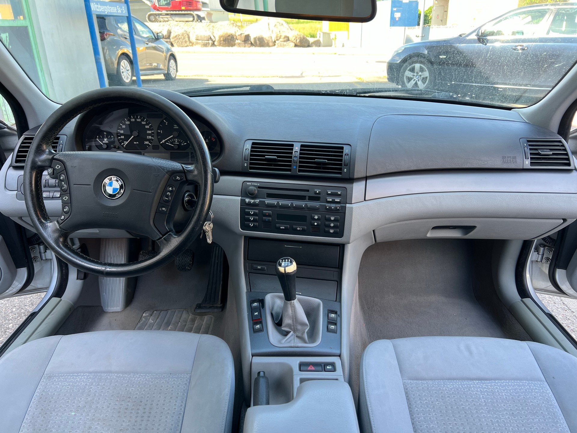 BMW 320d Touring-image-5