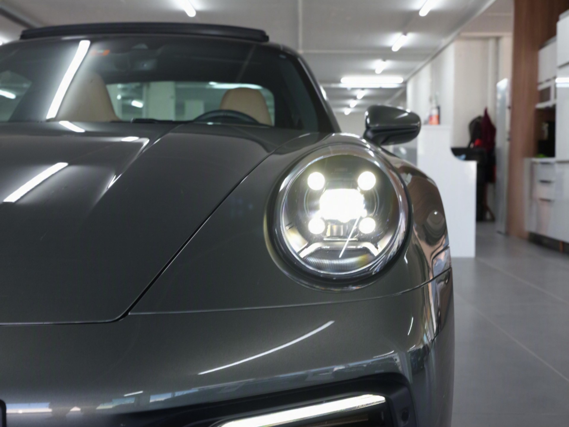 PORSCHE 911 Carrera PDK *Sonderlackierung* *Sportabgassanlage* *Porsche Aproved*-image-12