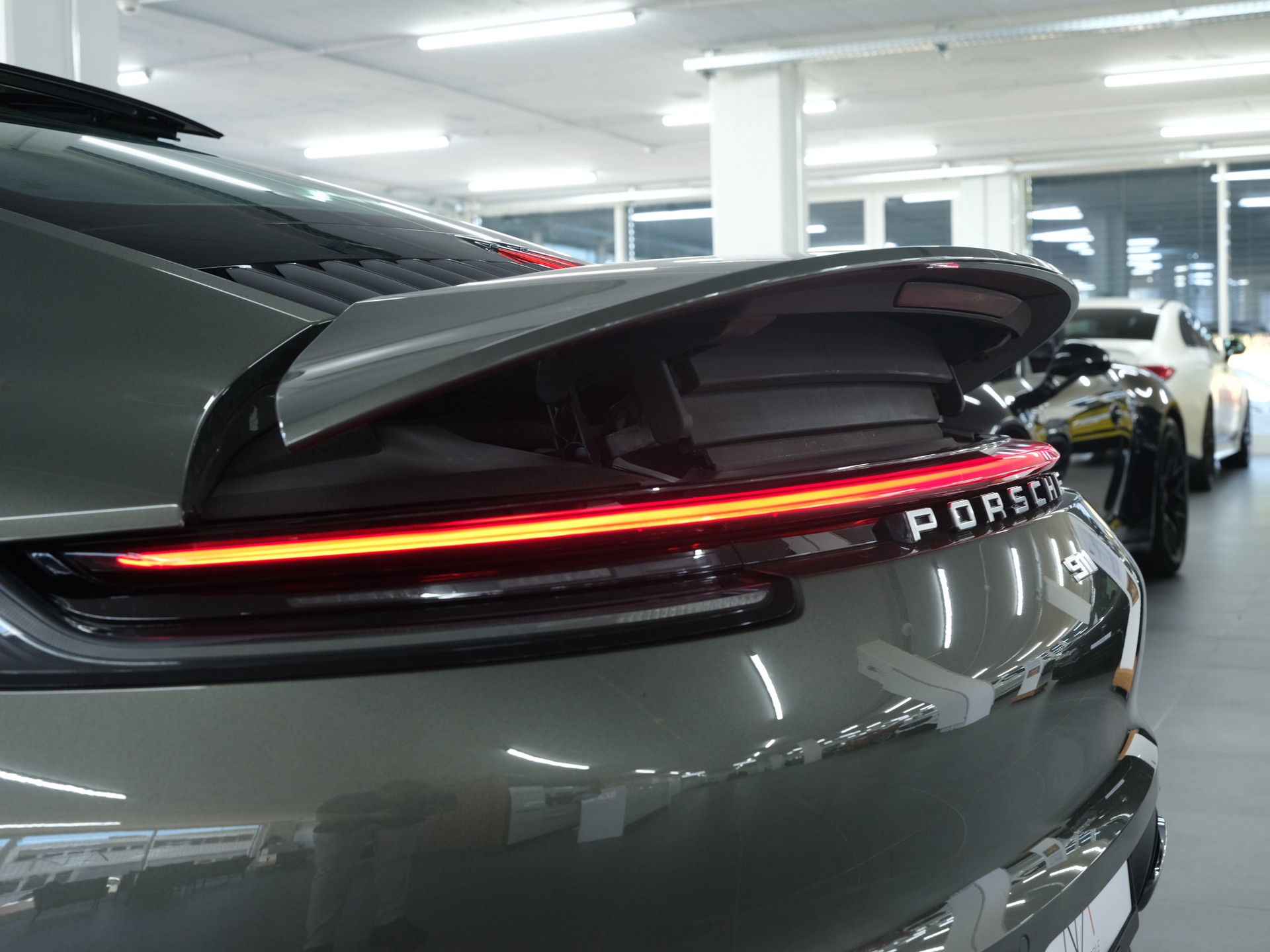PORSCHE 911 Carrera PDK *Sonderlackierung* *Sportabgassanlage* *Porsche Aproved*-image-14