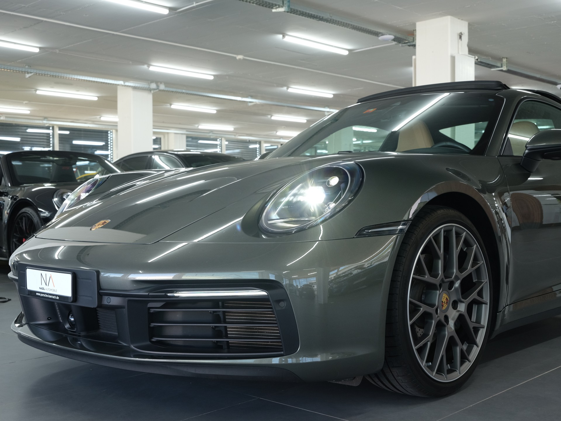 PORSCHE 911 Carrera PDK *Sonderlackierung* *Sportabgassanlage* *Porsche Aproved*-image-11