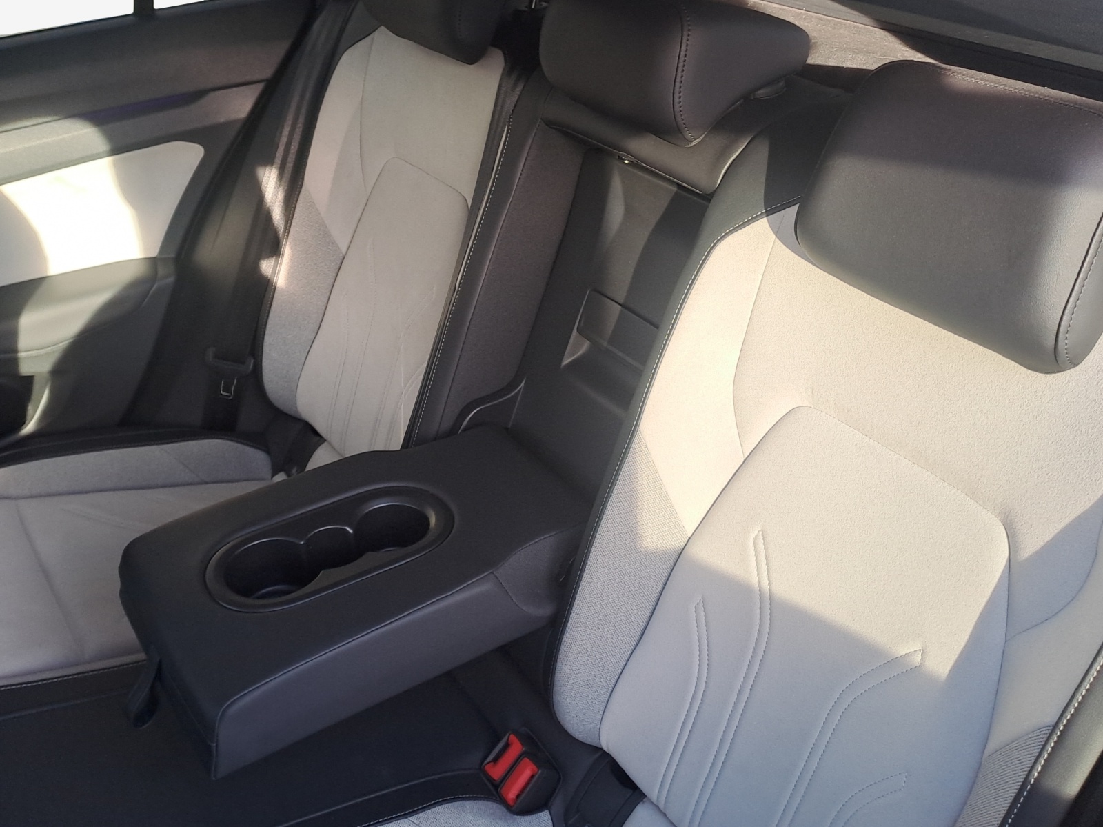 VW Golf Variant 2.0 TDI Style DSG-image-11