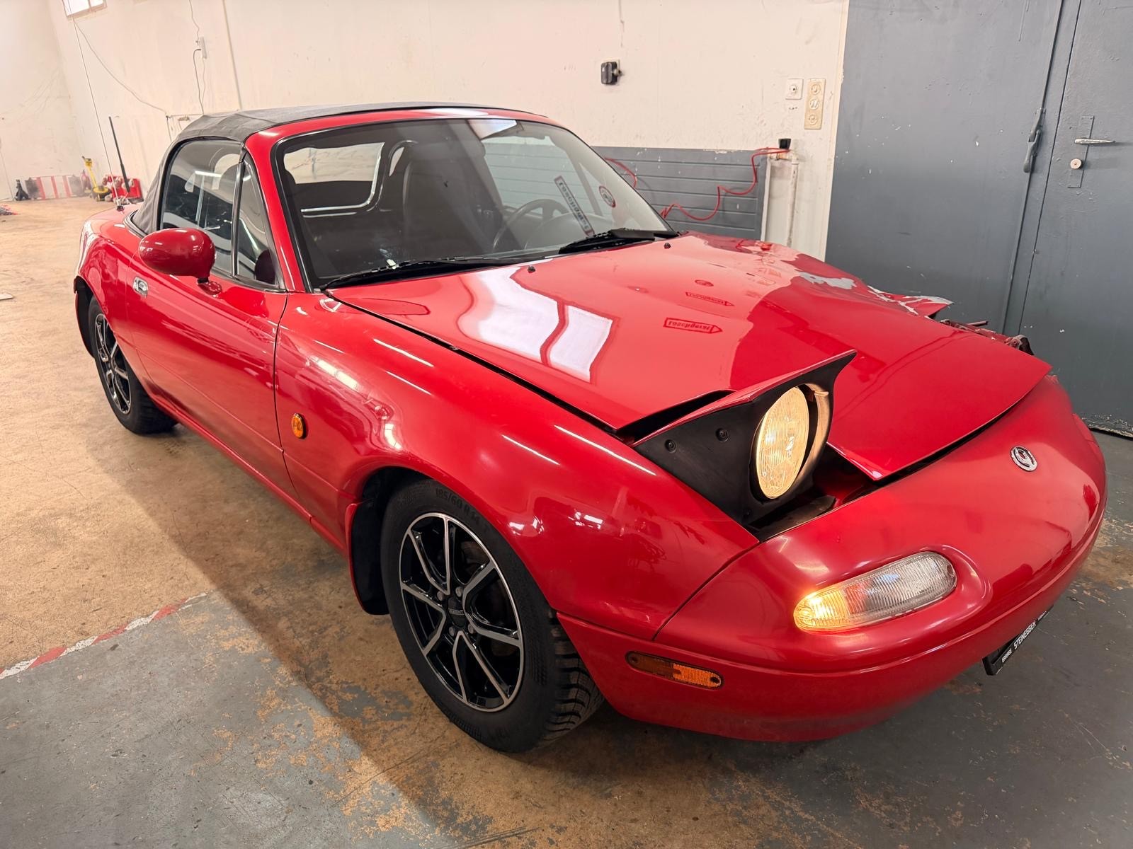 MAZDA MX-5 1.6i-16-image-0