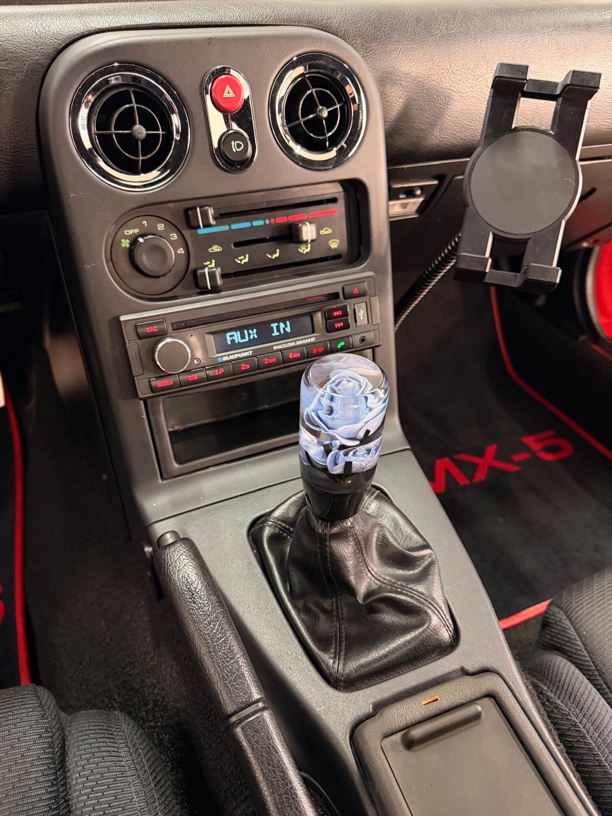 MAZDA MX-5 1.6i-16-image-12