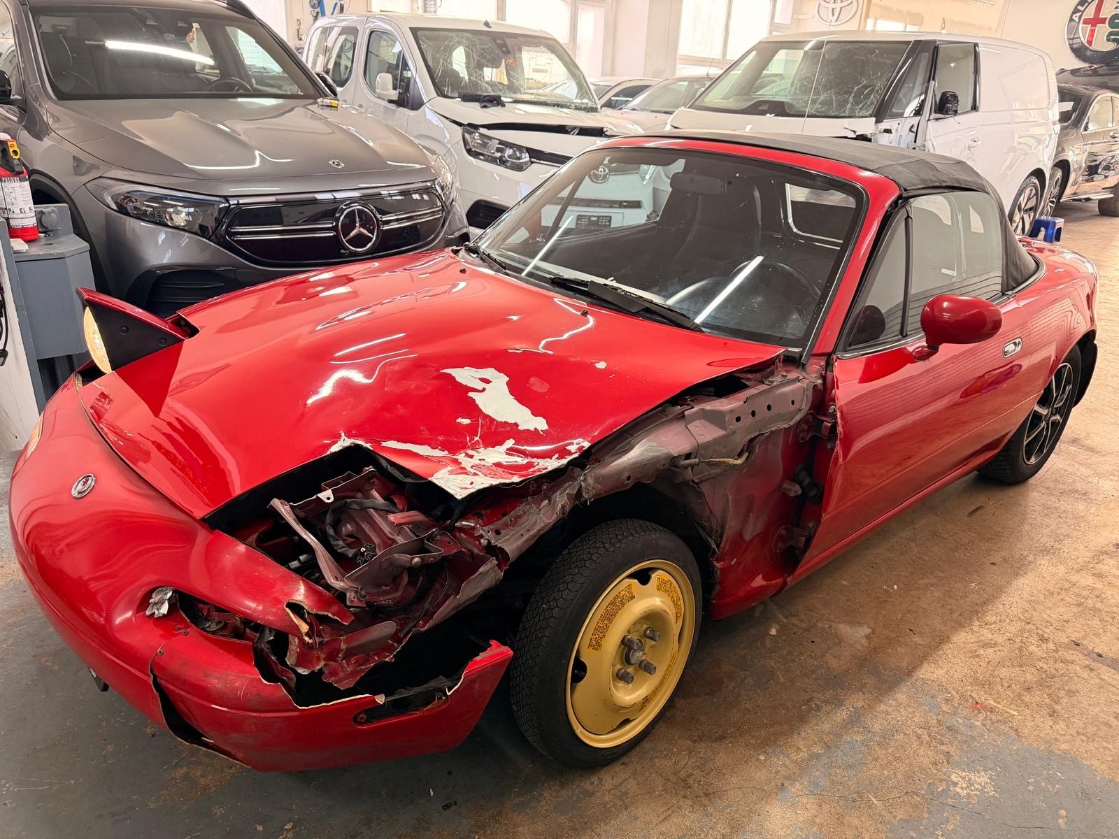 MAZDA MX-5 1.6i-16-image-5