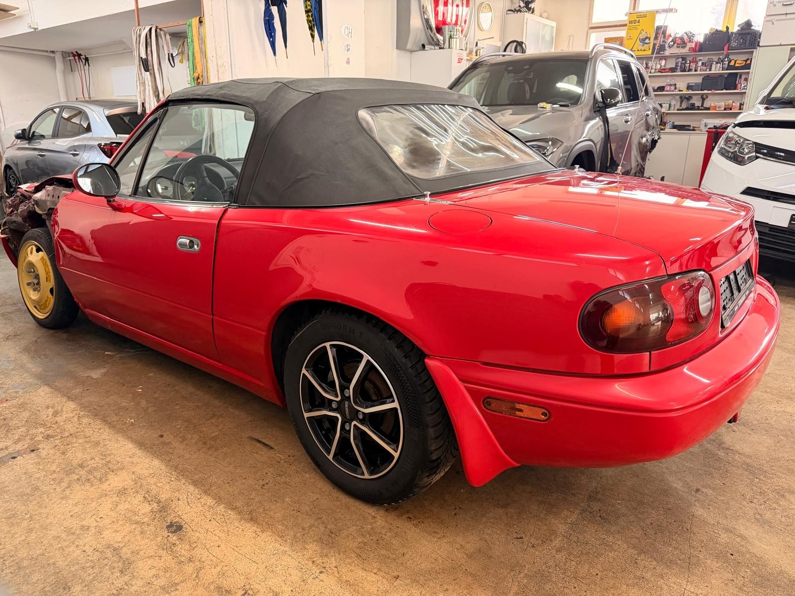 MAZDA MX-5 1.6i-16-image-4