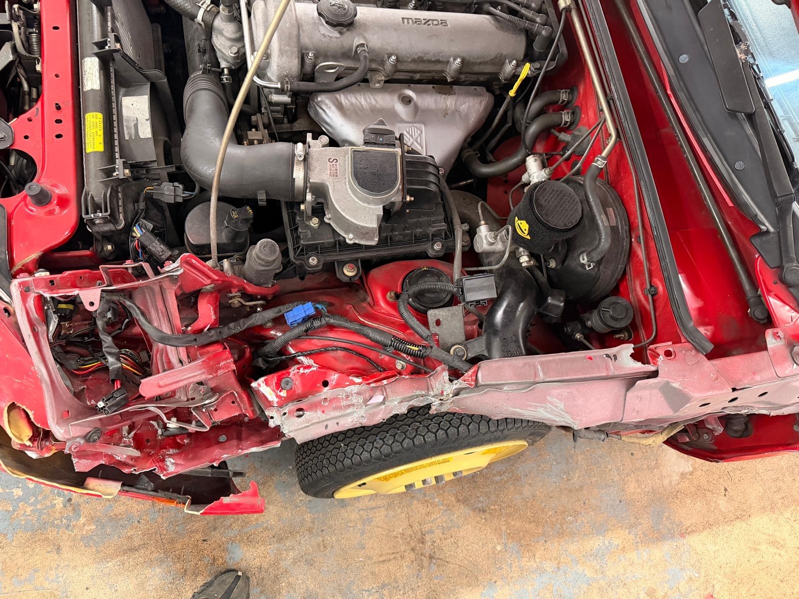 MAZDA MX-5 1.6i-16-image-8