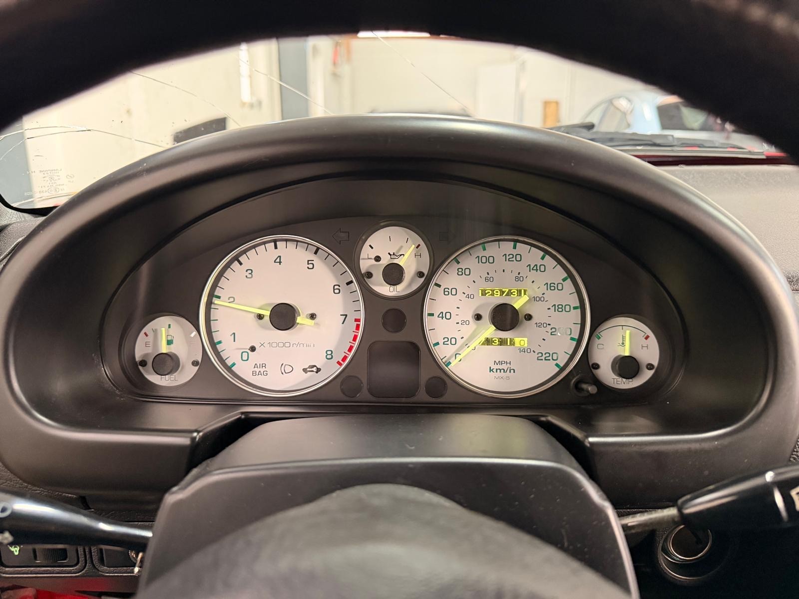 MAZDA MX-5 1.6i-16-image-14