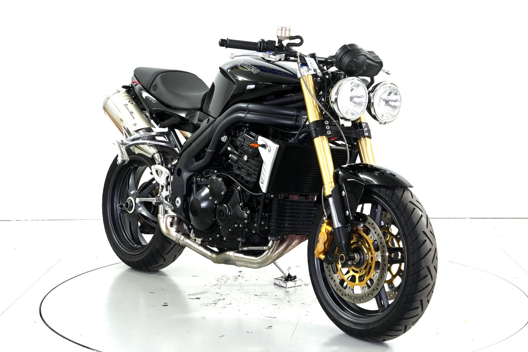 TRIUMPH Speed Triple 1050-showroom-element-1