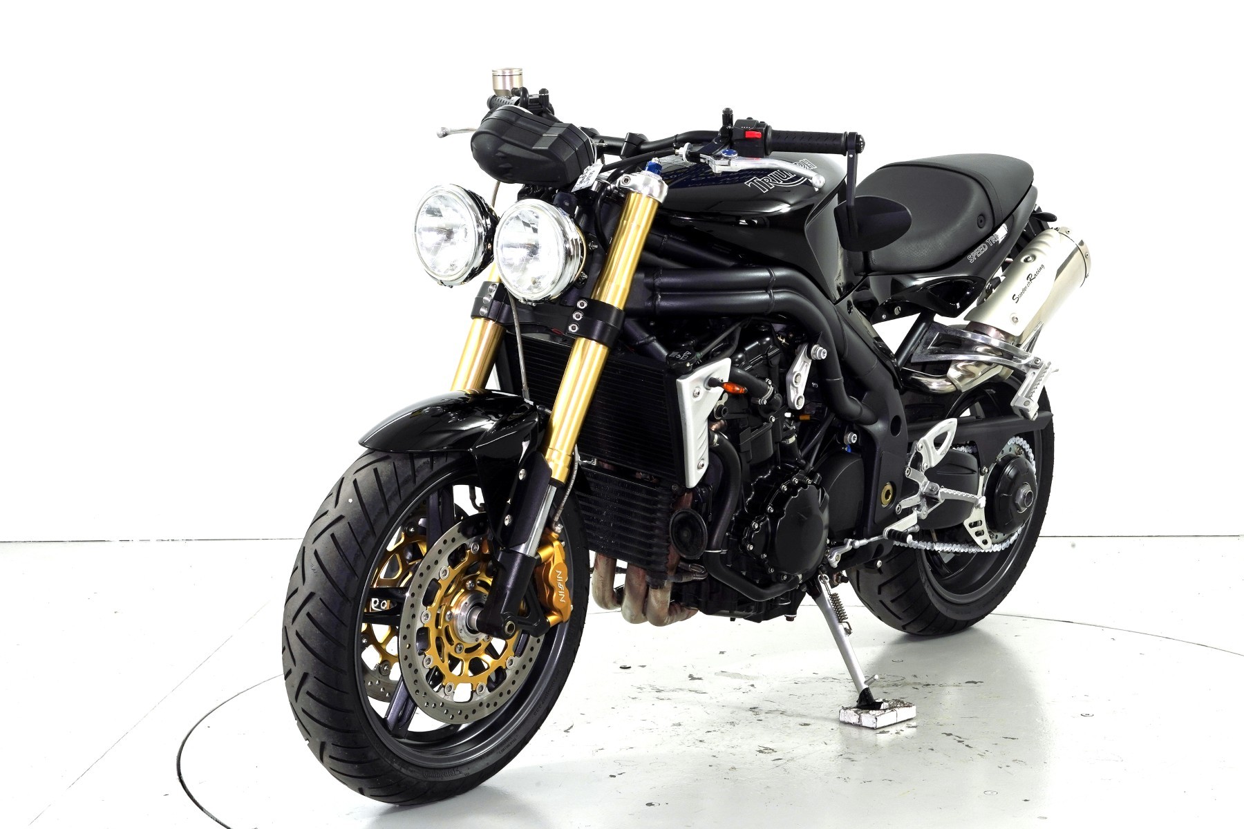 TRIUMPH Speed Triple 1050-showroom-element-2