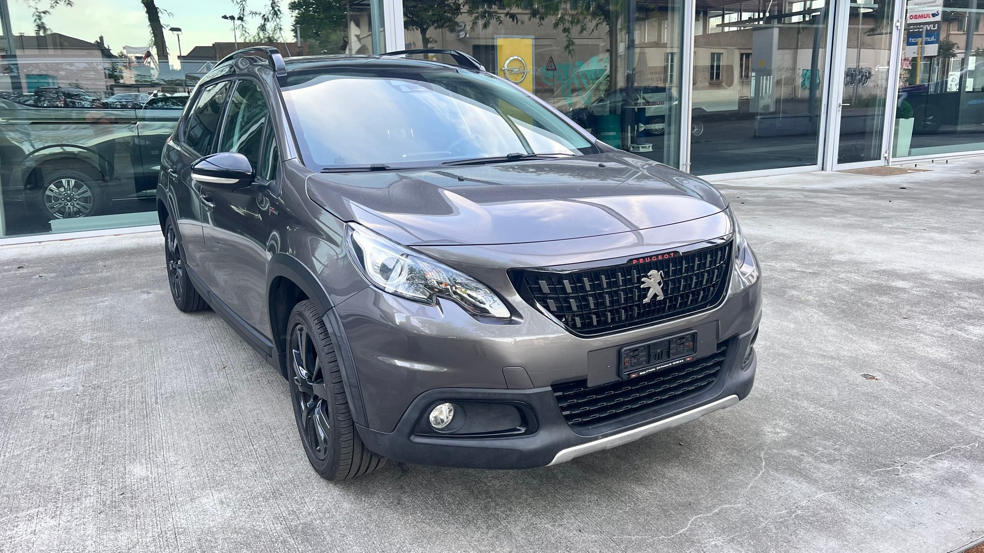 PEUGEOT 2008 1.2 PureTech Allure-image-1