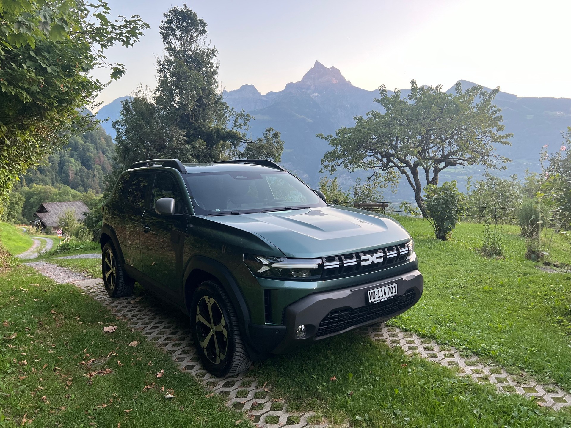 DACIA 1.2 TCe Journey 4WD-image-2