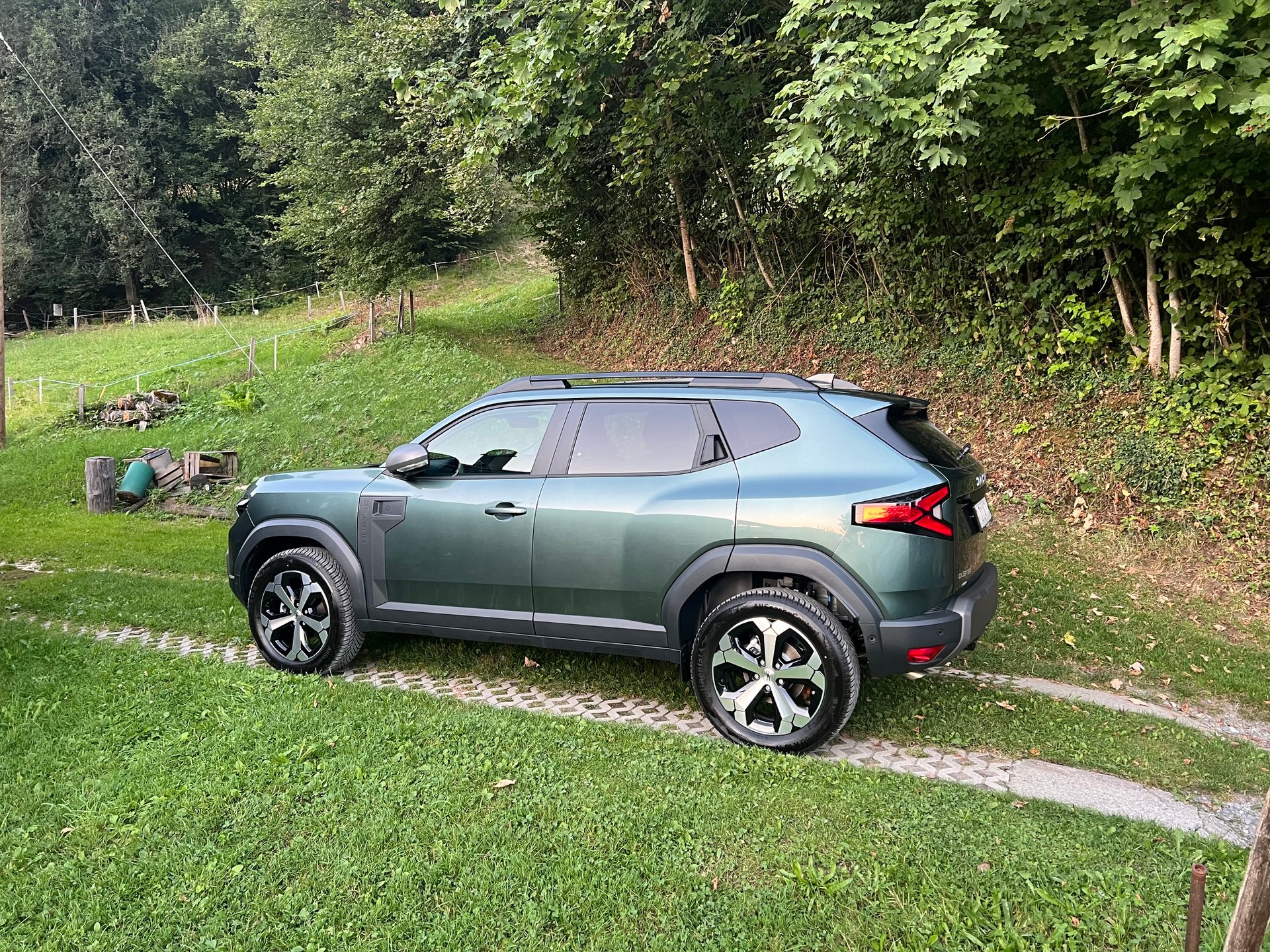 DACIA 1.2 TCe Journey 4WD-image-0