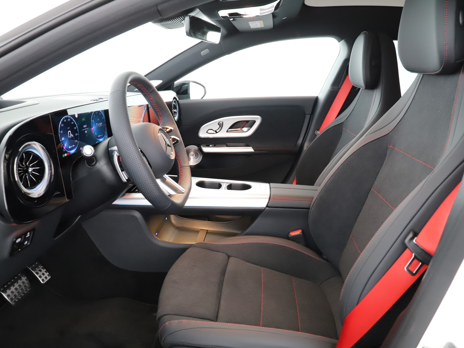 MERCEDES-BENZ CLA 220 8G-DCT 4Matic-image-9