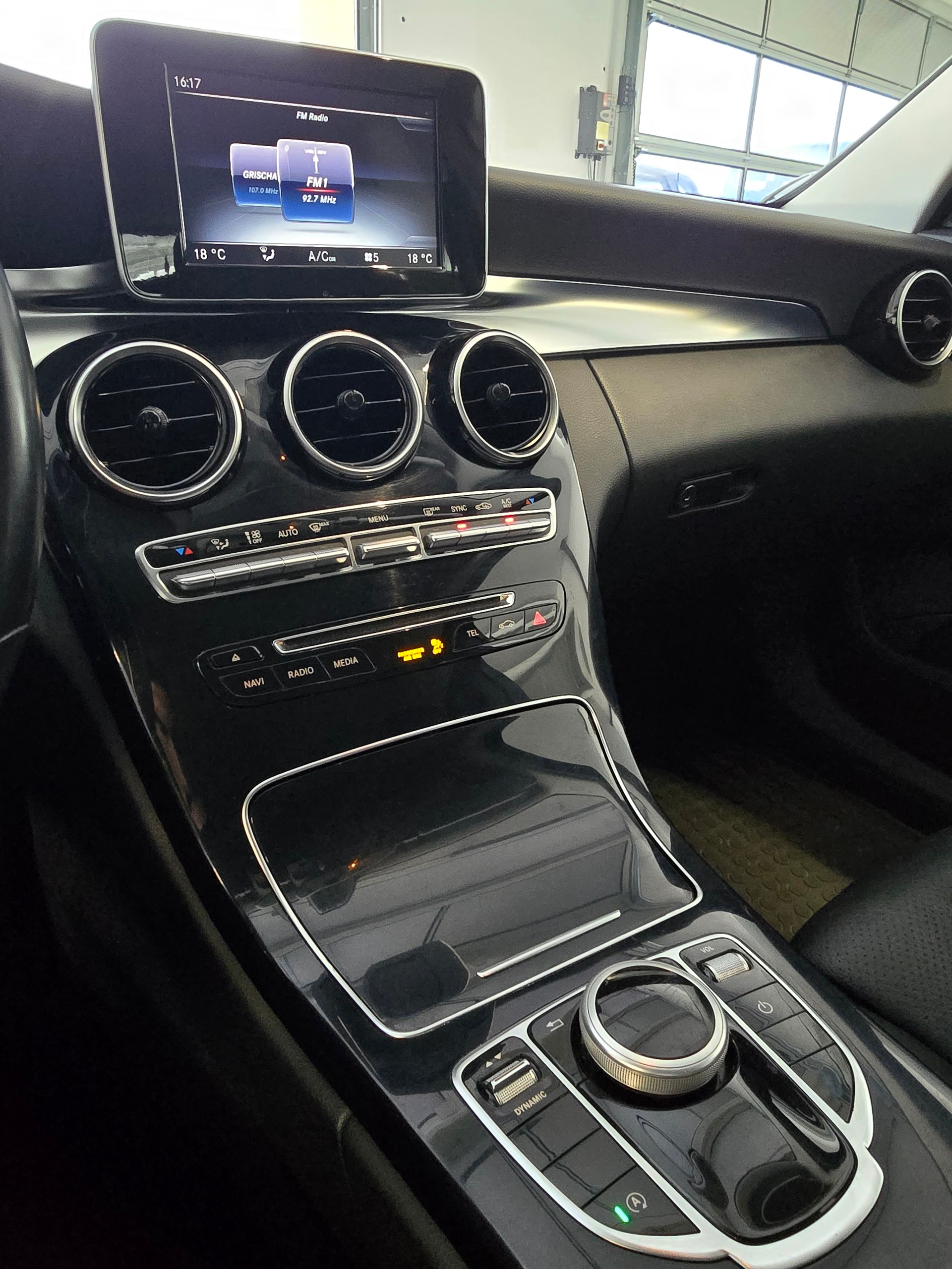 MERCEDES-BENZ C 200 7G-Tronic-image-11