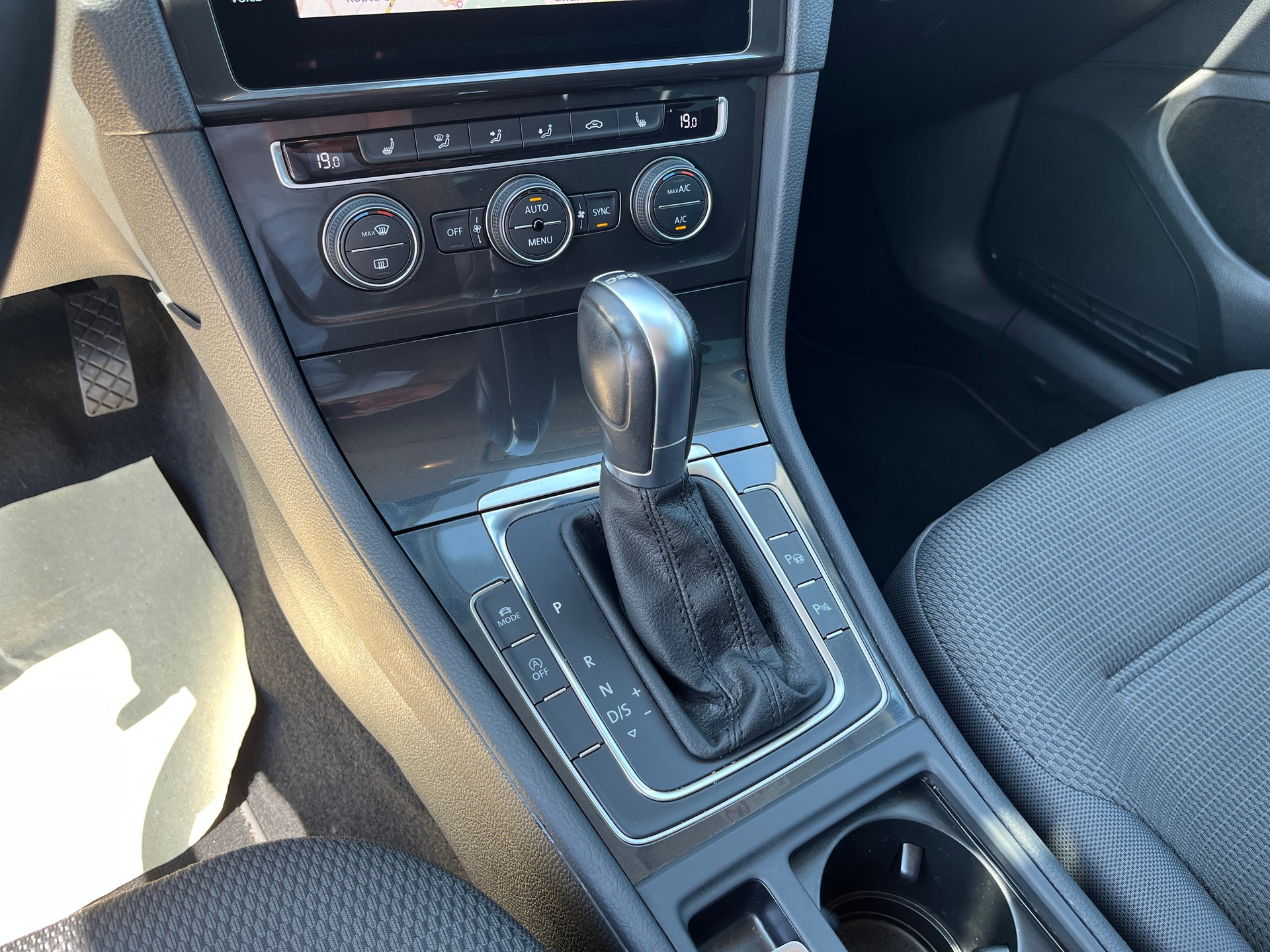 VW Golf VII 1.5 TSI EVO DSG 150CV (Automatique) de 1ère main! TOP! Expertisé du jour-image-7