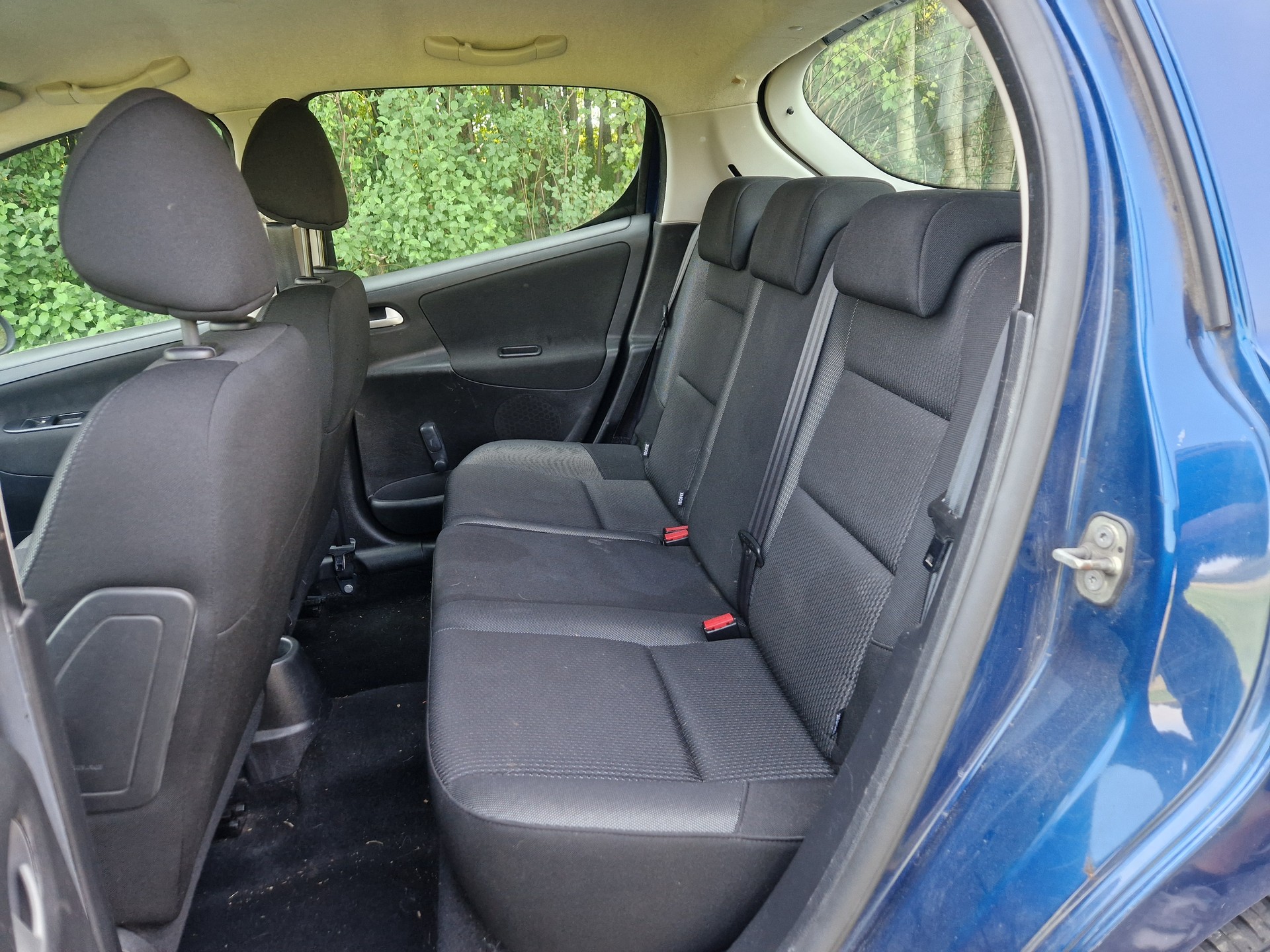 PEUGEOT 207 1.4 16V Trendy Clim-image-6