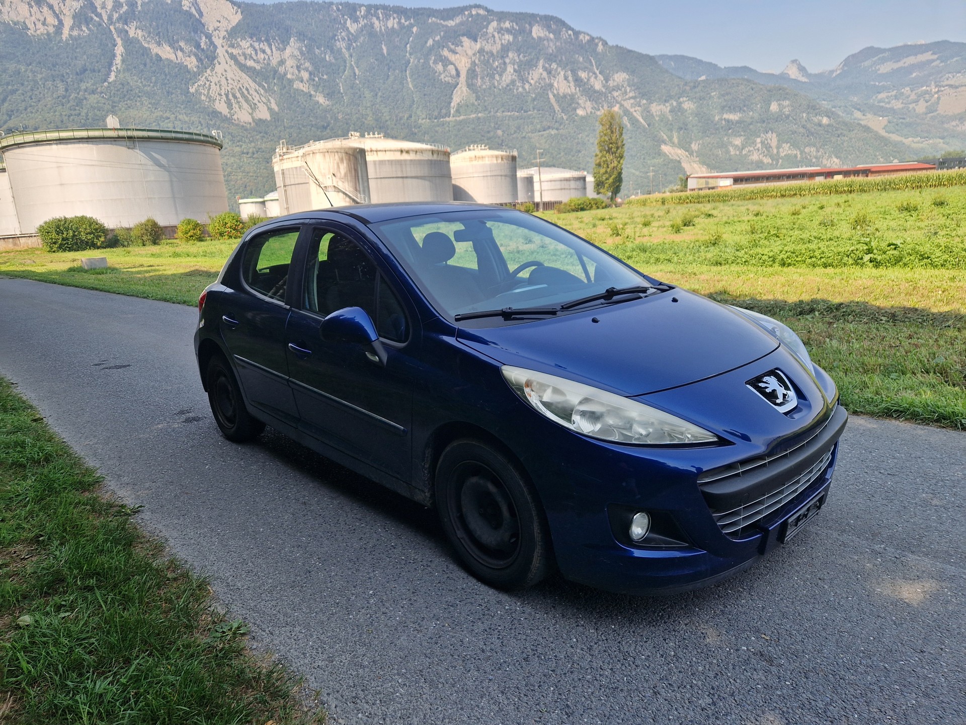PEUGEOT 207 1.4 16V Trendy Clim-image-2