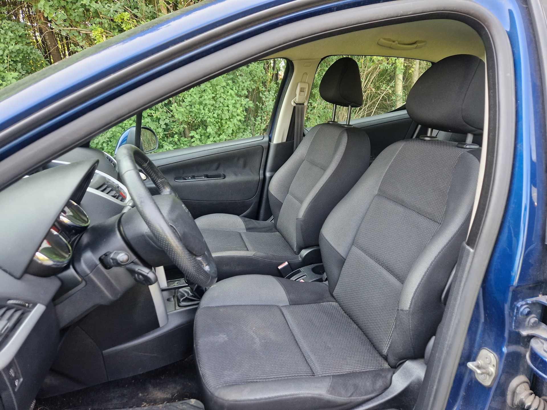 PEUGEOT 207 1.4 16V Trendy Clim-image-8