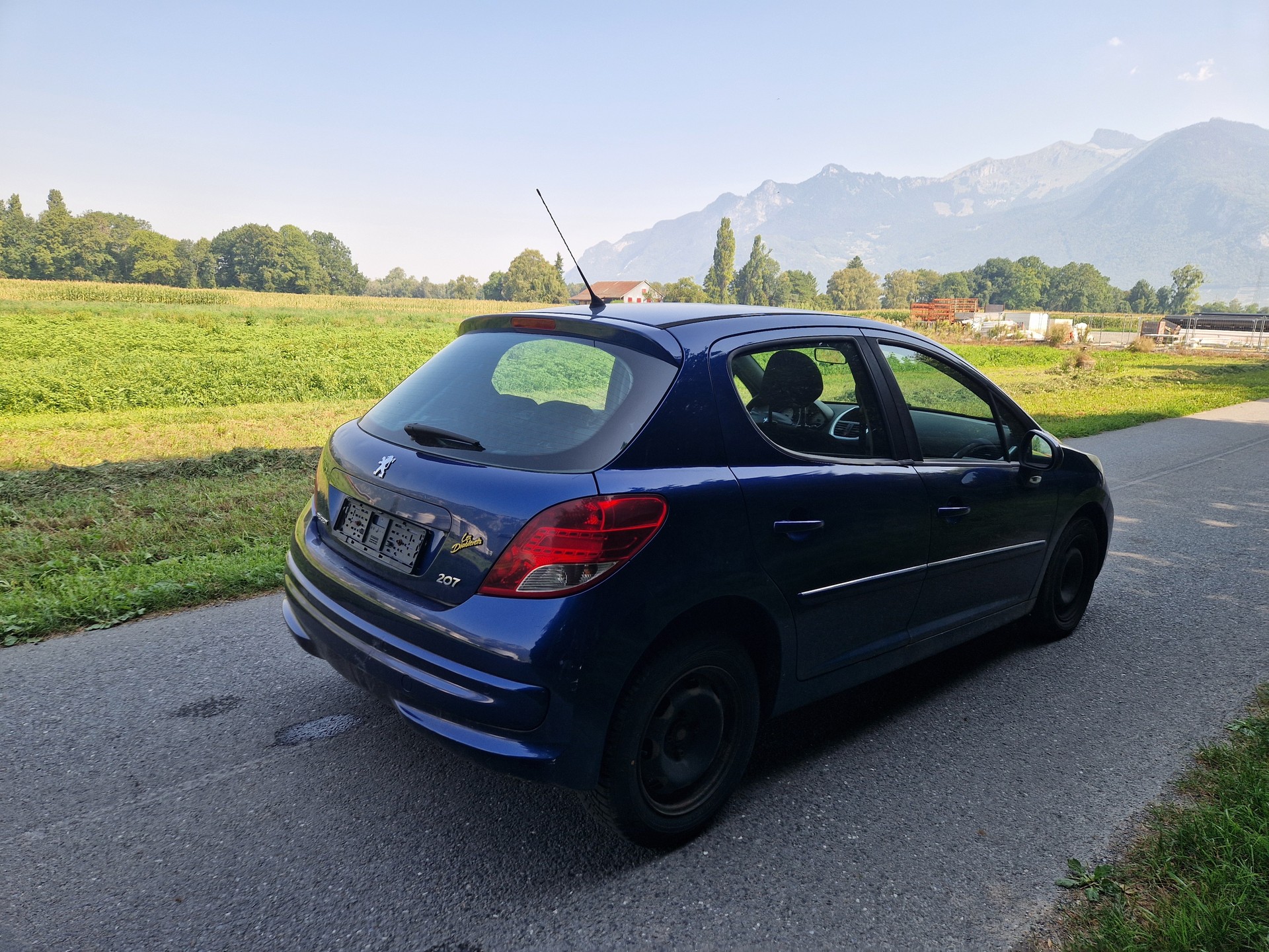 PEUGEOT 207 1.4 16V Trendy Clim-image-3