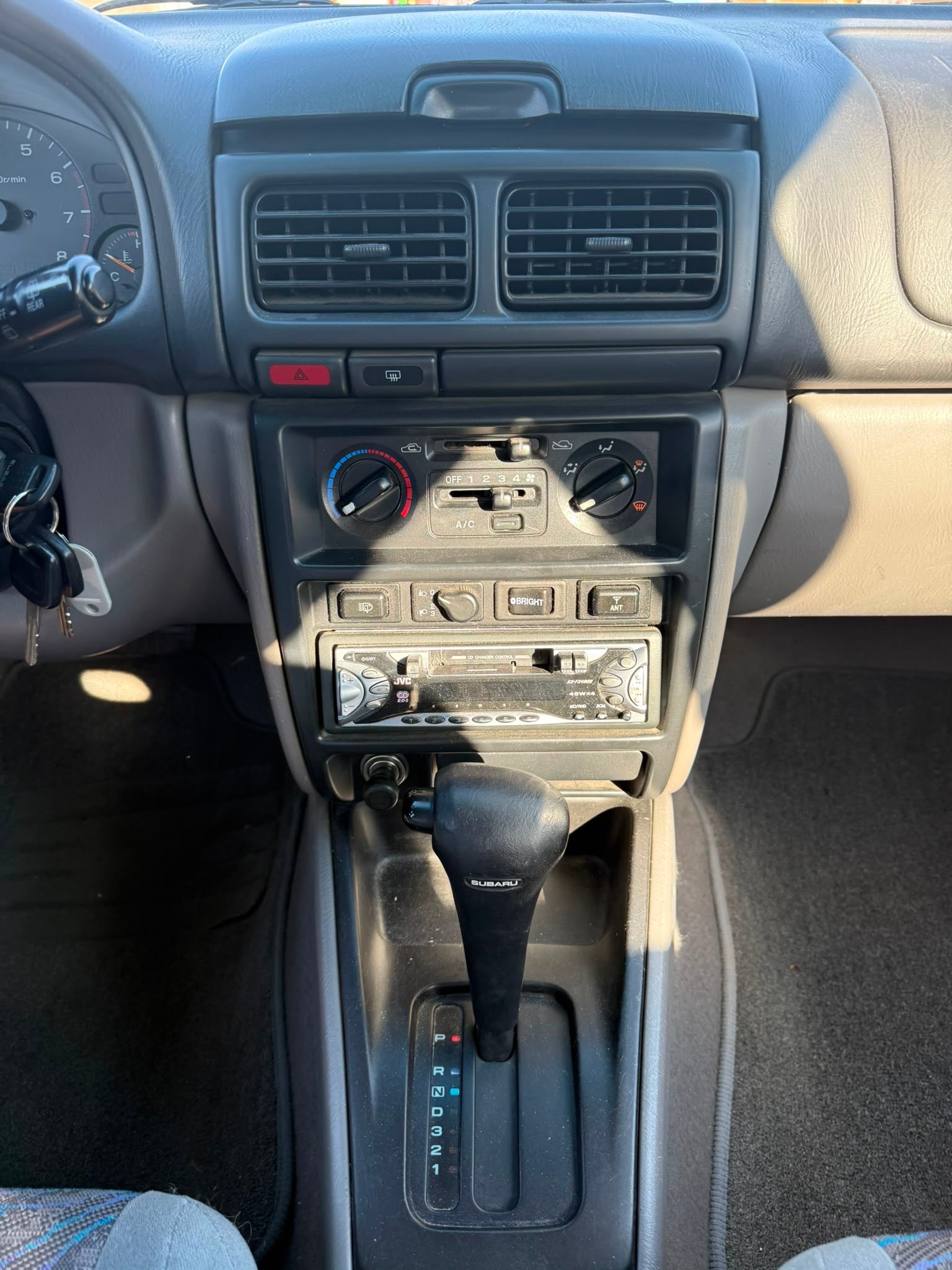 SUBARU Forester 2.0 A-image-8