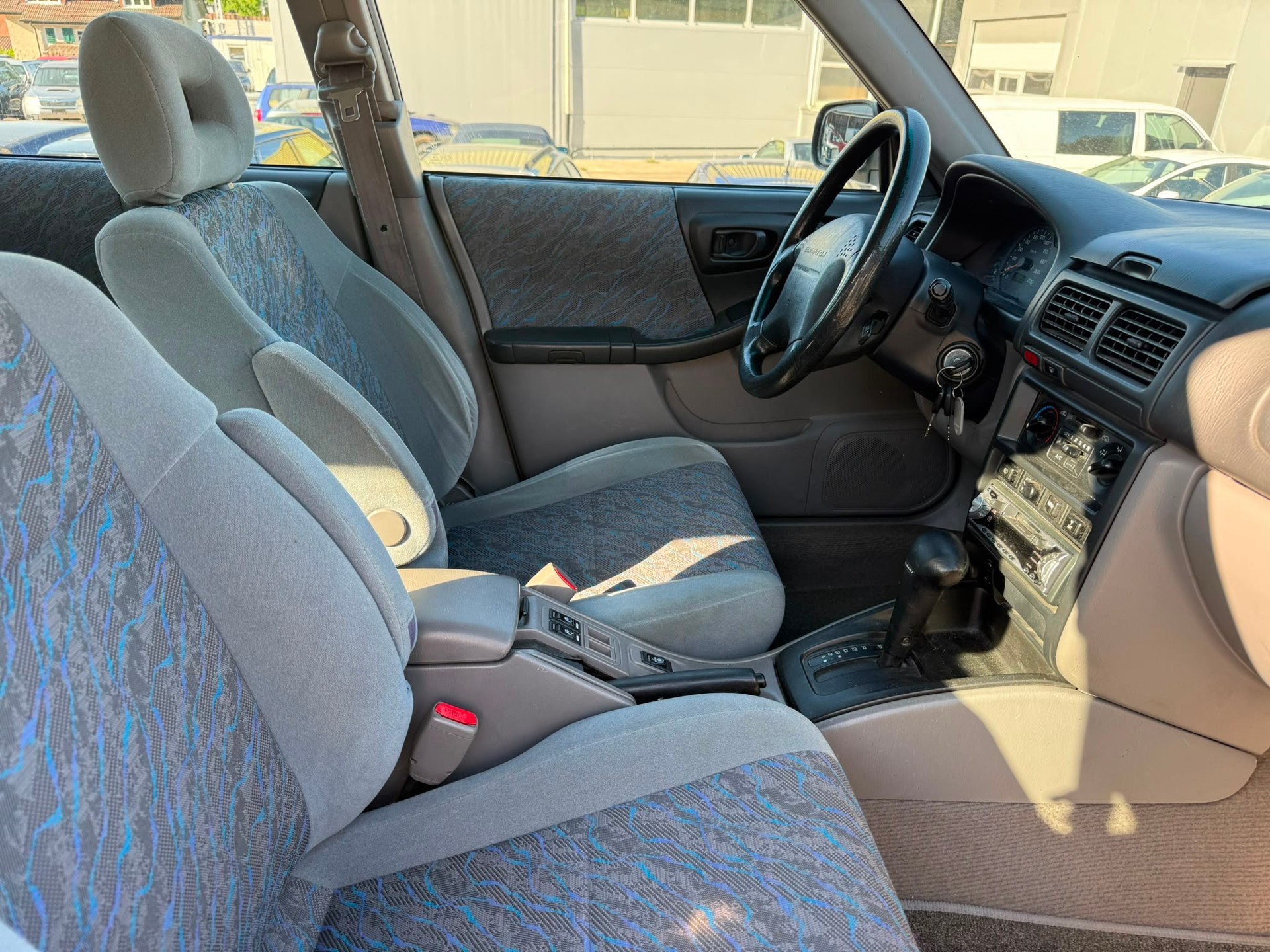 SUBARU Forester 2.0 A-image-9
