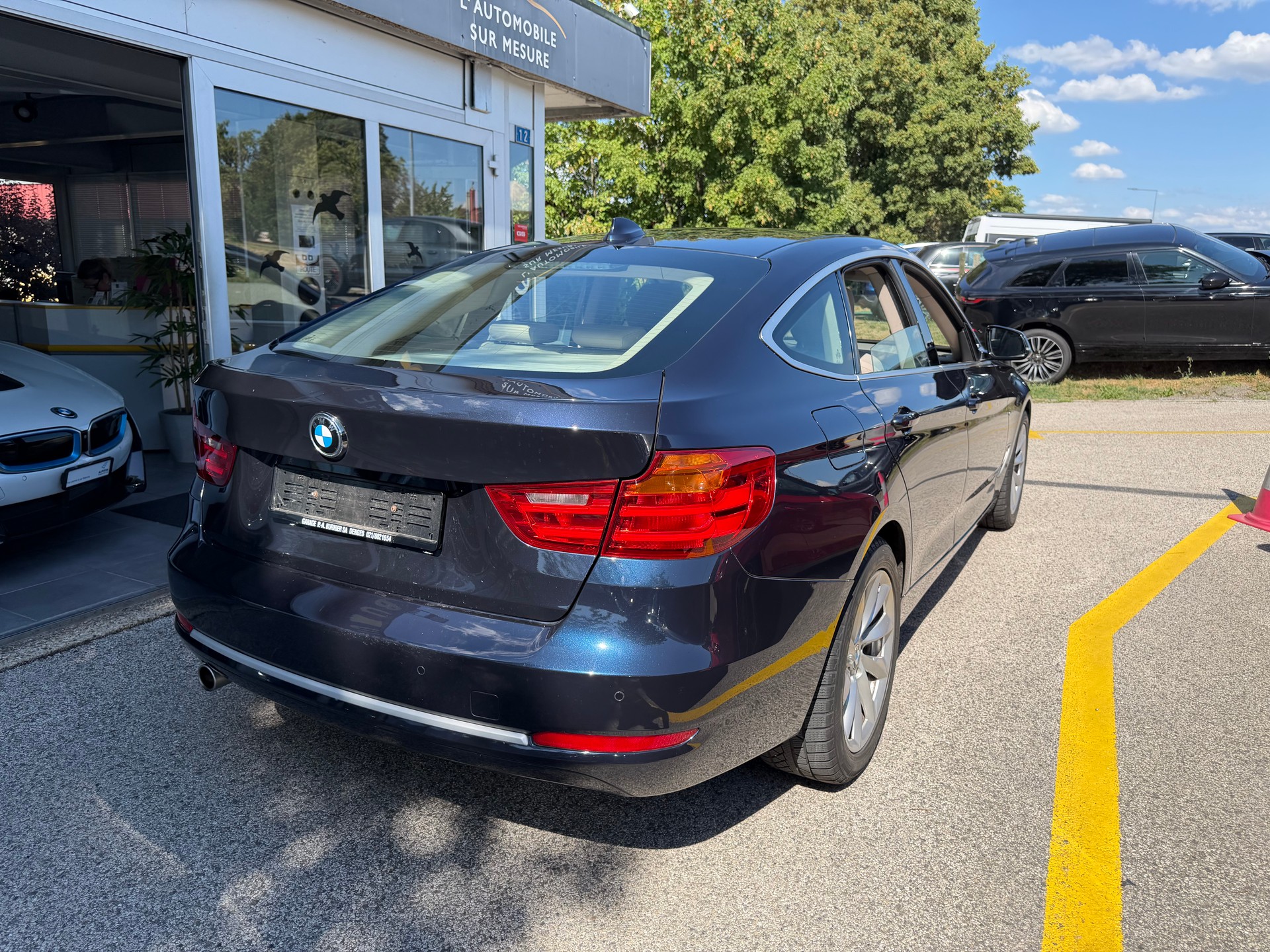 BMW 320d GT xDrive Modern Line Steptronic-image-2