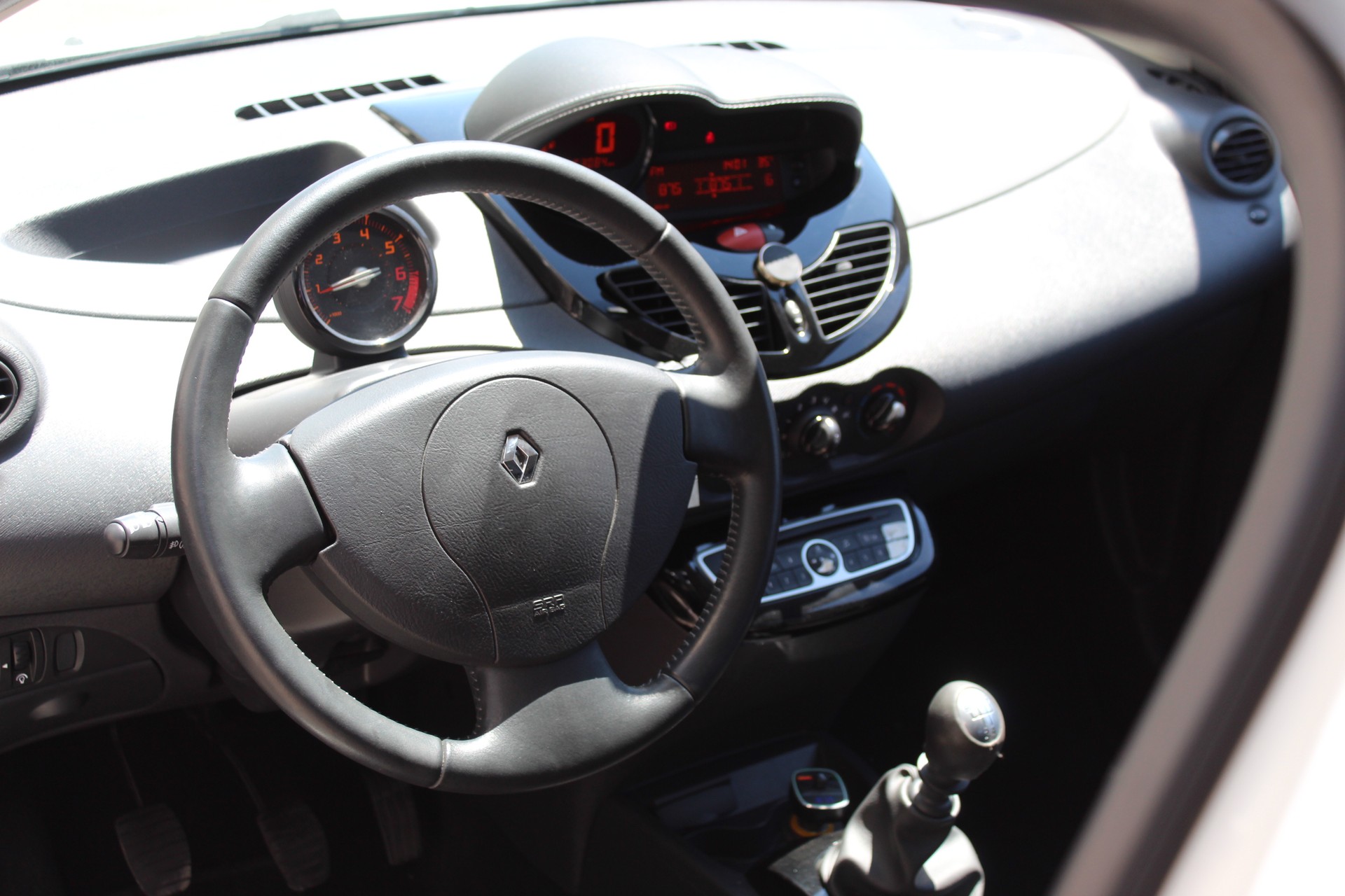 RENAULT Twingo 1.2 16V Expression-image-12