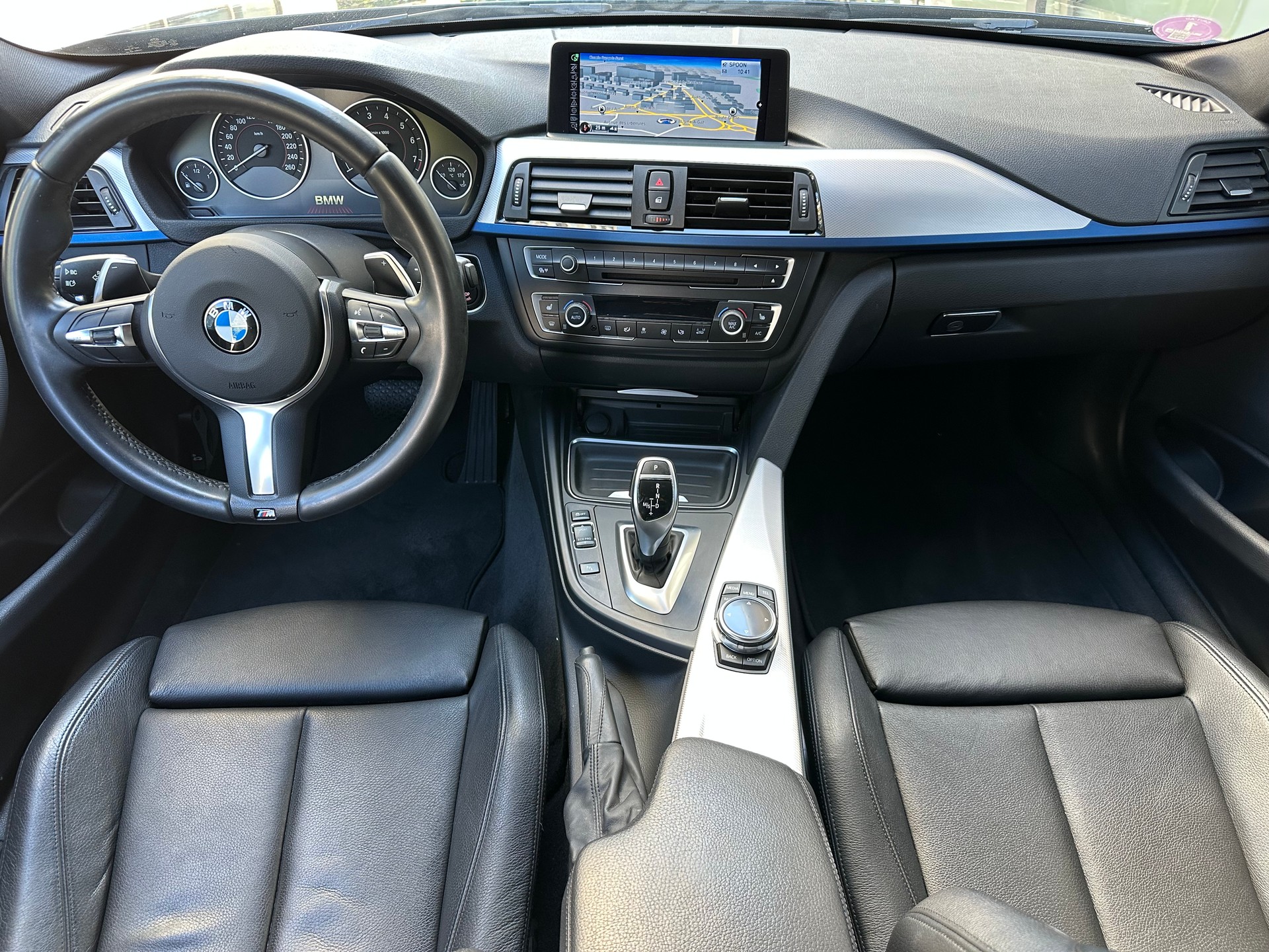 BMW 320i xDrive Touring Sport Line Steptronic-image-7