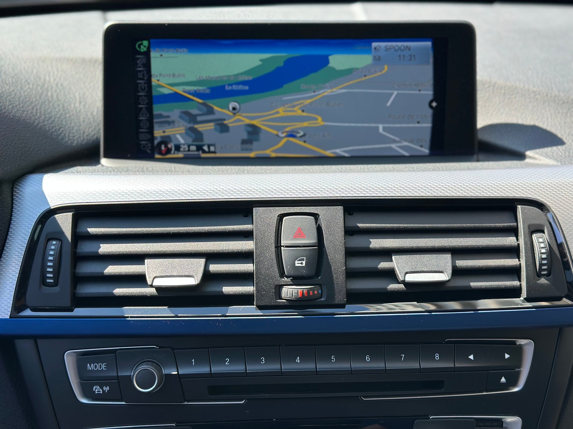 BMW 320i xDrive Touring Sport Line Steptronic-image-9