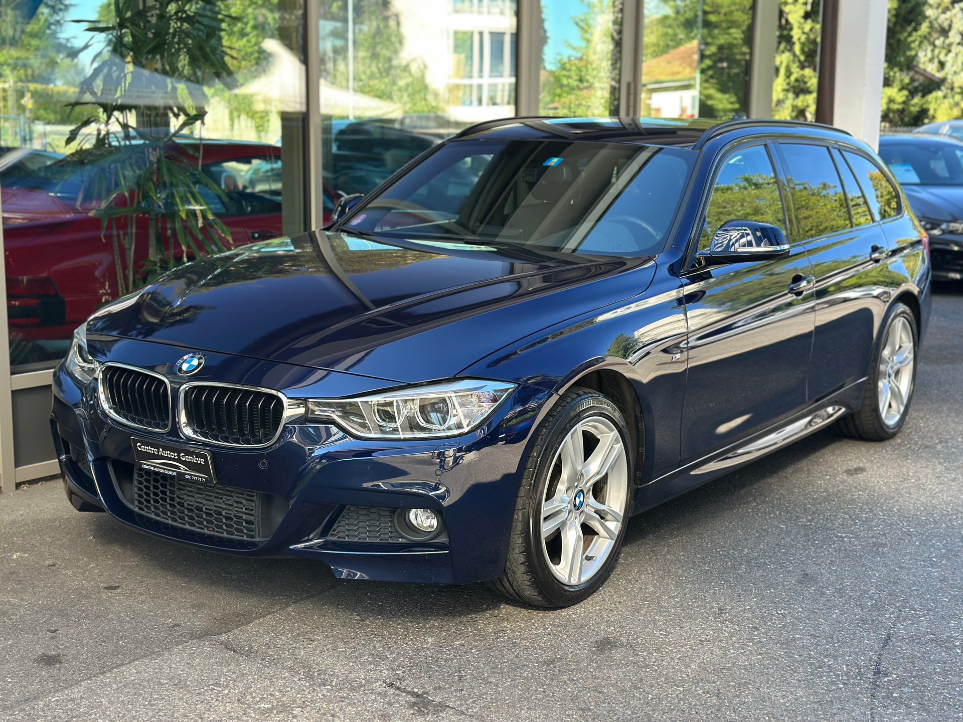 BMW 320i xDrive Touring Sport Line Steptronic-image-1