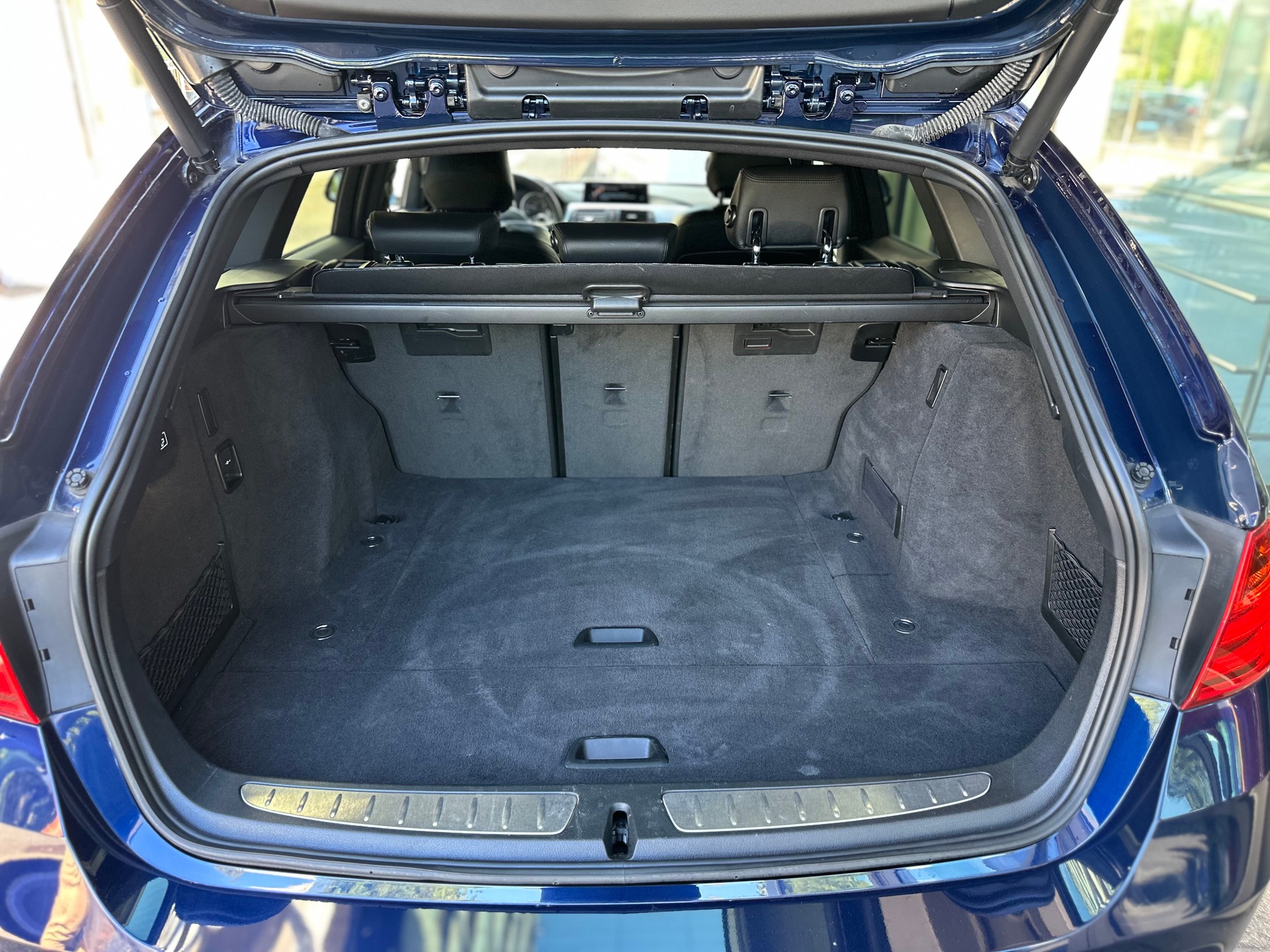 BMW 320i xDrive Touring Sport Line Steptronic-image-13