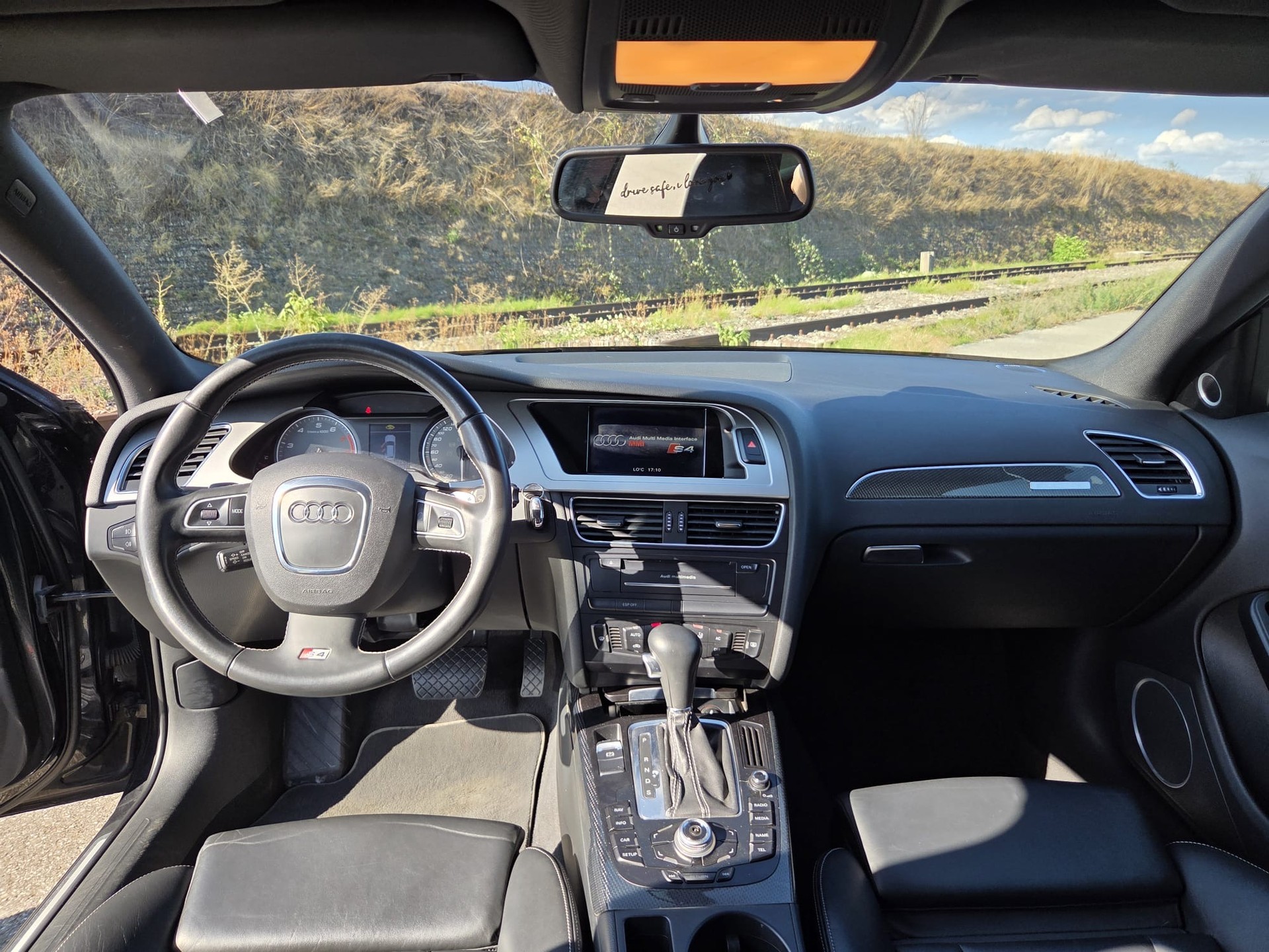 AUDI 3.0 V6 TFSI quattro S-Tronic-image-4