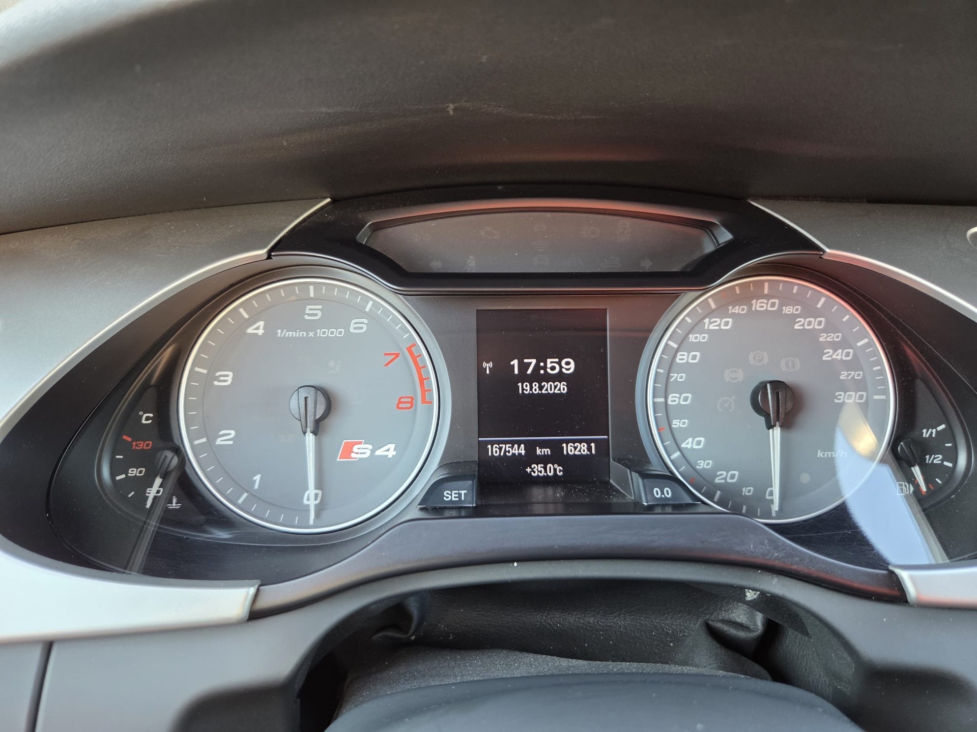 AUDI 3.0 V6 TFSI quattro S-Tronic-image-5