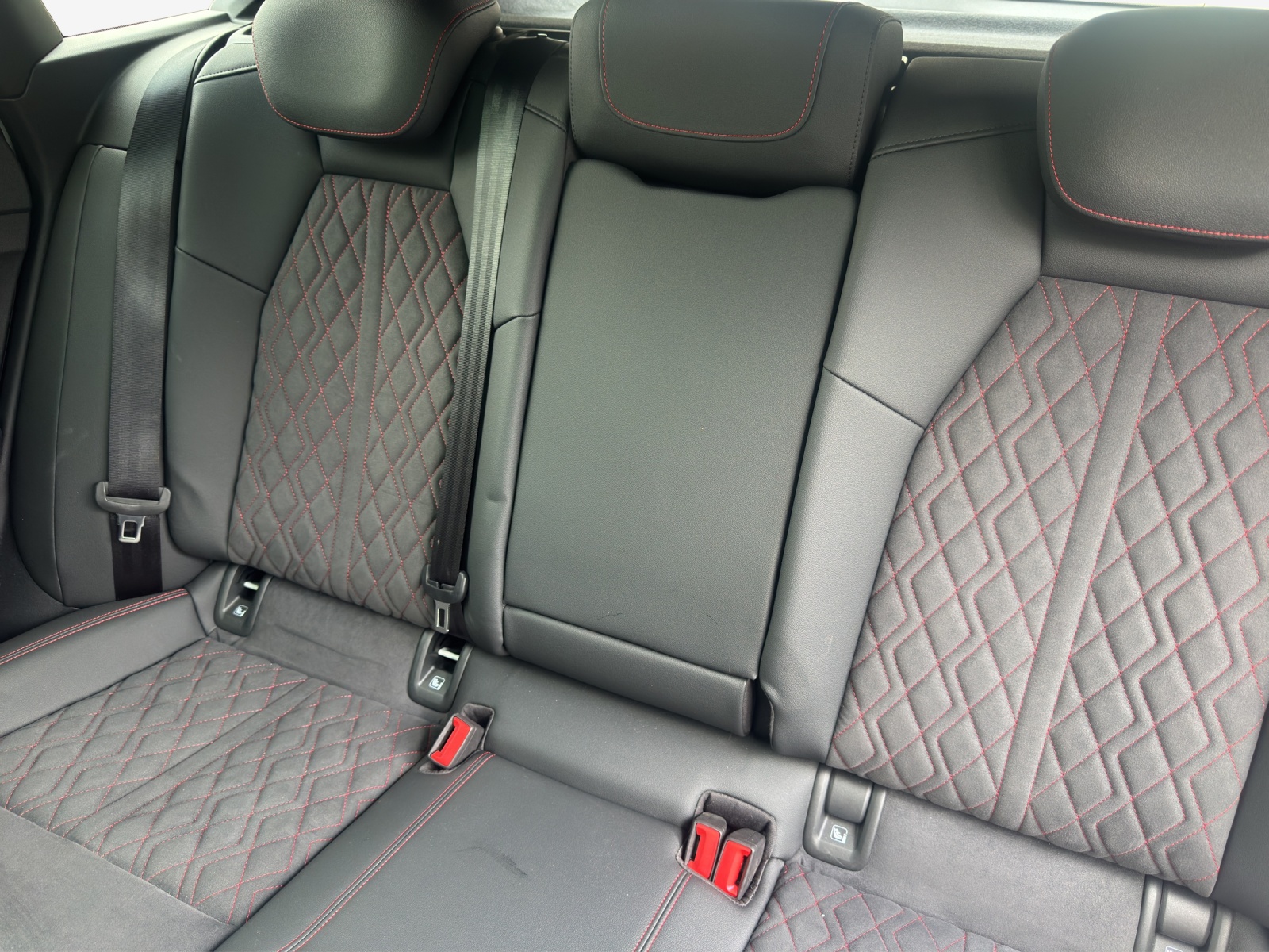 AUDI Q4 e-tron 55 quattro-image-11