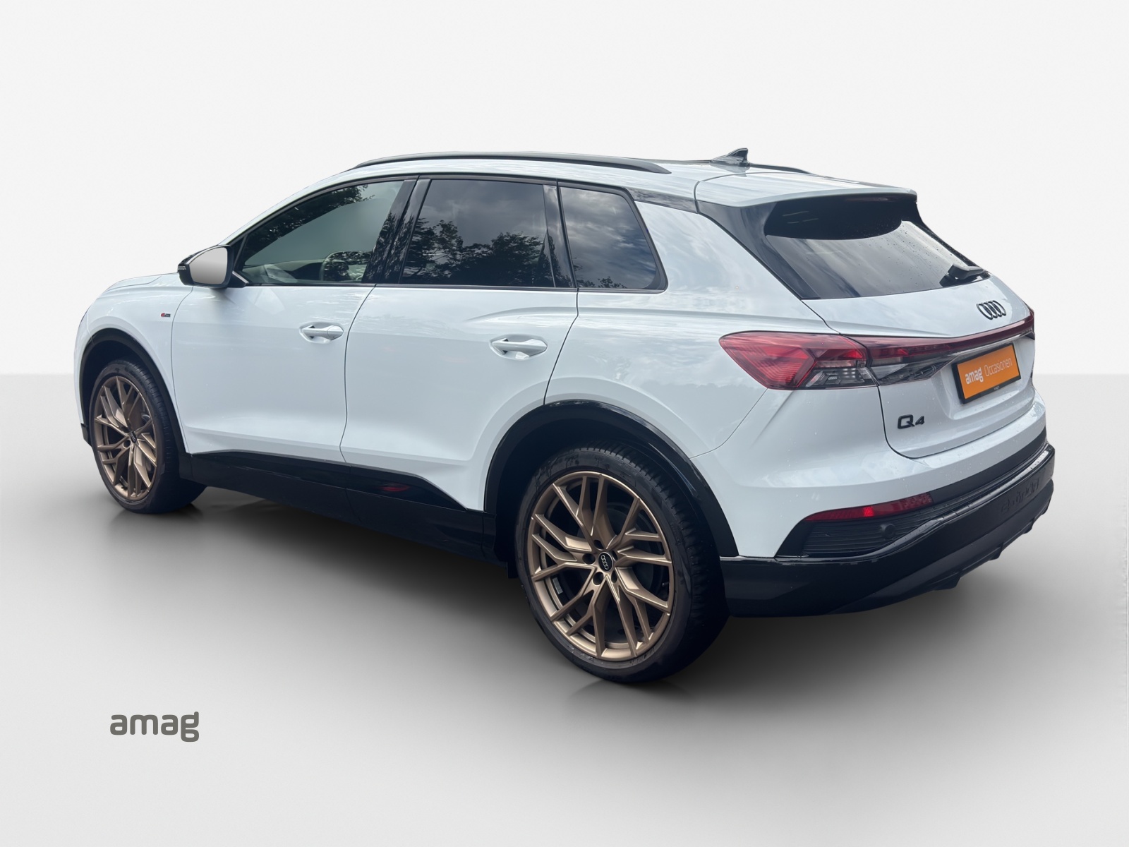 AUDI Q4 e-tron 55 quattro-image-2