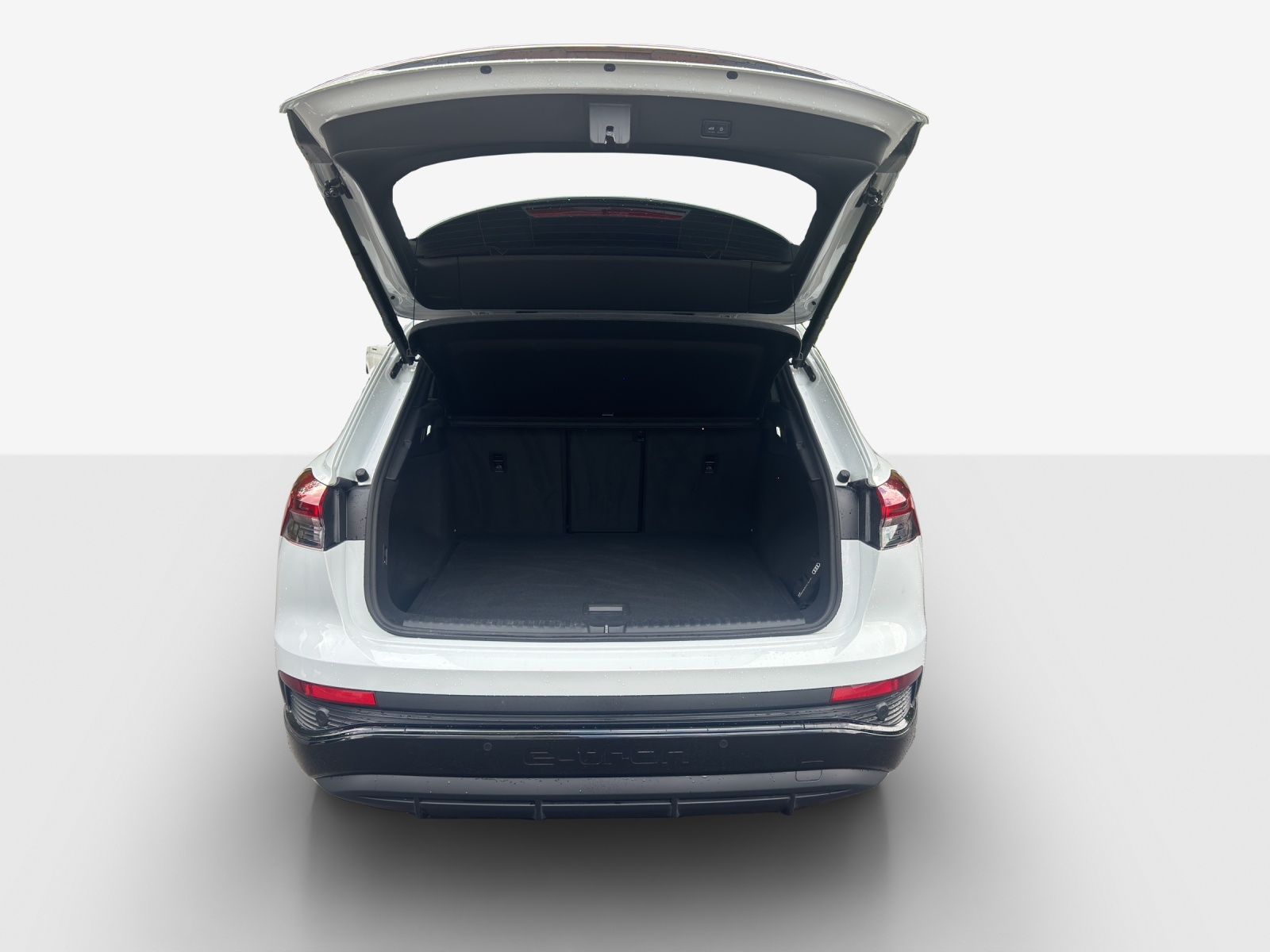 AUDI Q4 e-tron 55 quattro-image-12