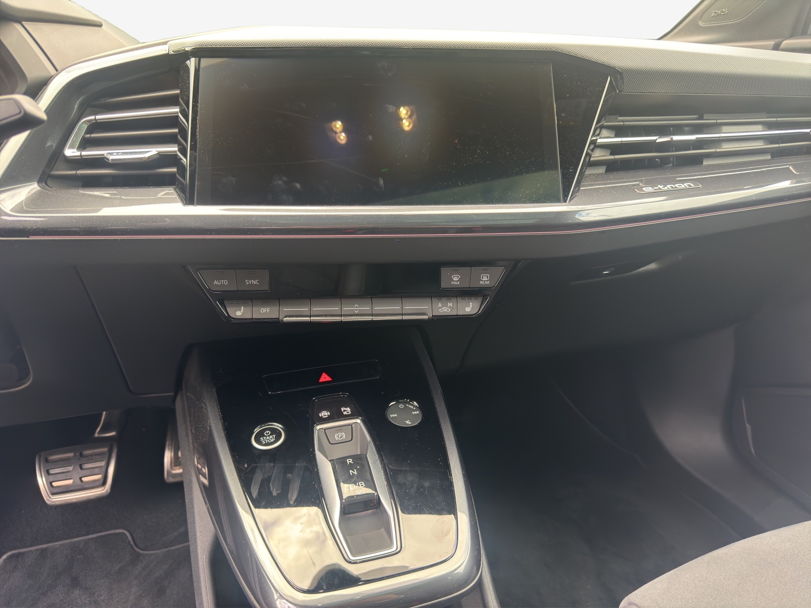 AUDI Q4 e-tron 55 quattro-image-10