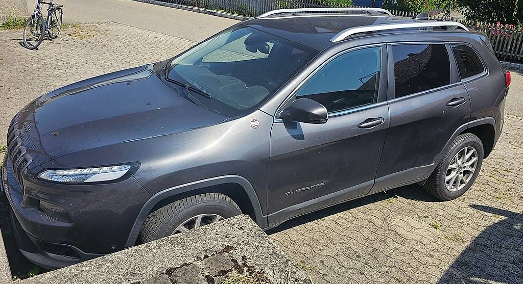 JEEP CHEROKEE-image-3