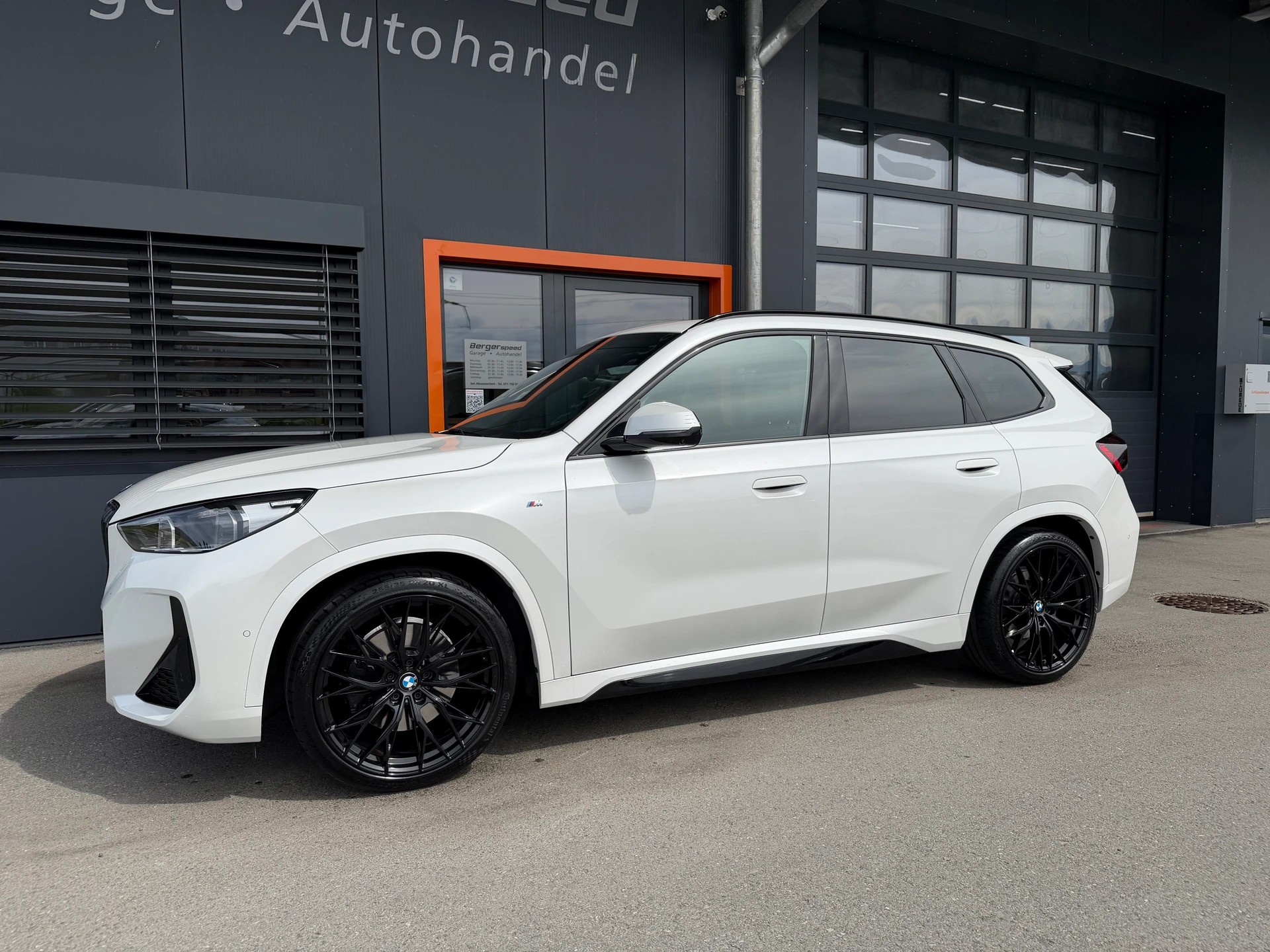 BMW X1 xDrive 23i 48V M Sport-image-12