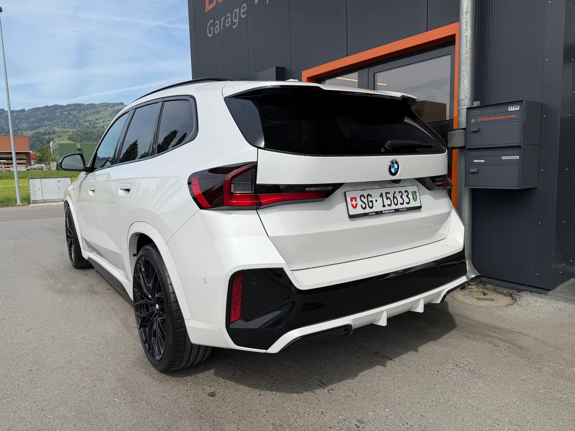 BMW X1 xDrive 23i 48V M Sport-image-4