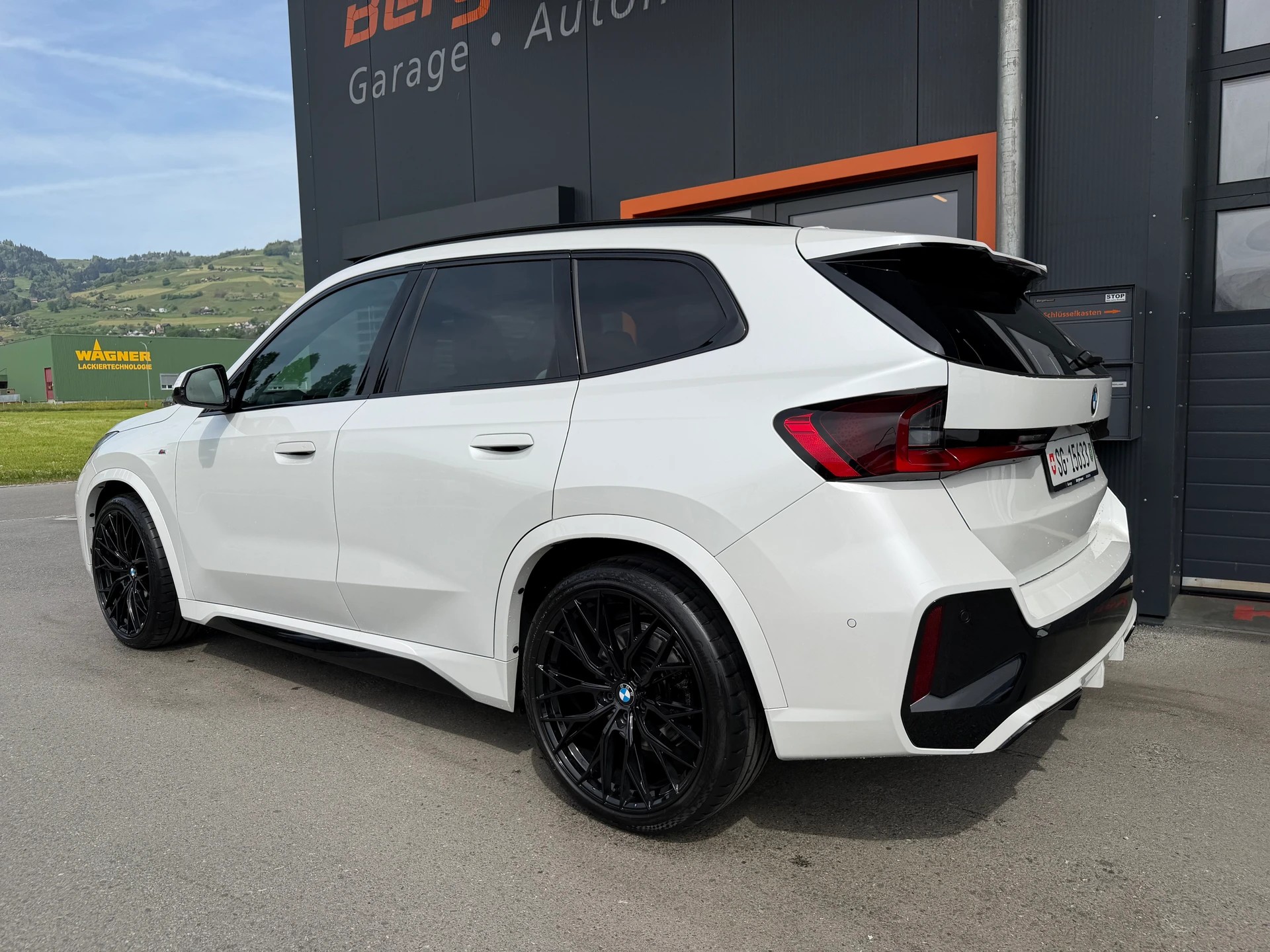 BMW X1 xDrive 23i 48V M Sport-image-2
