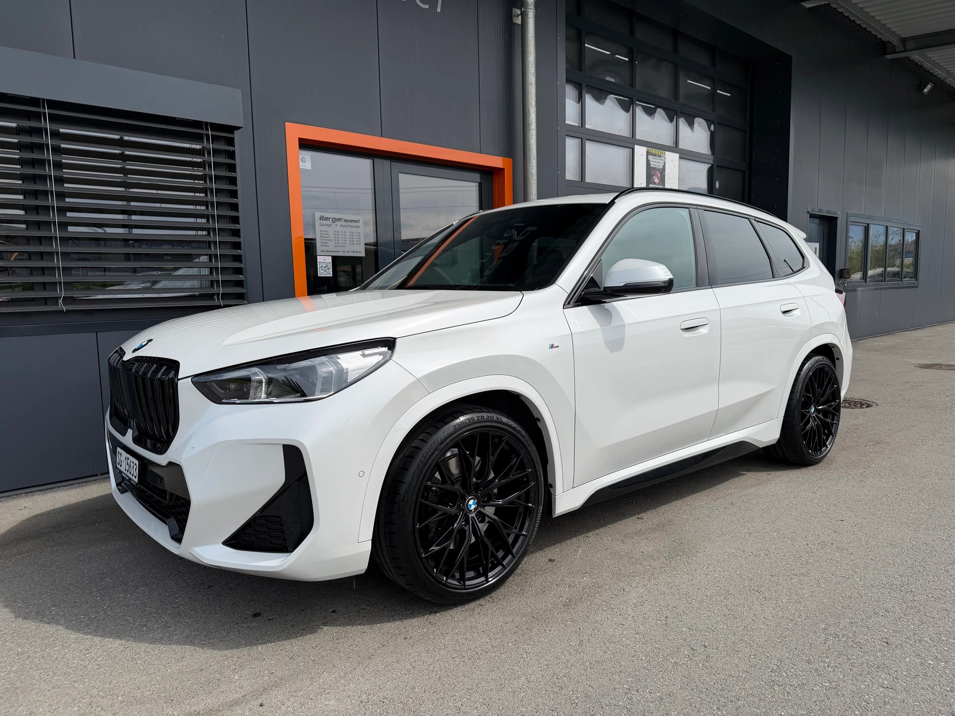 BMW X1 xDrive 23i 48V M Sport-image-0