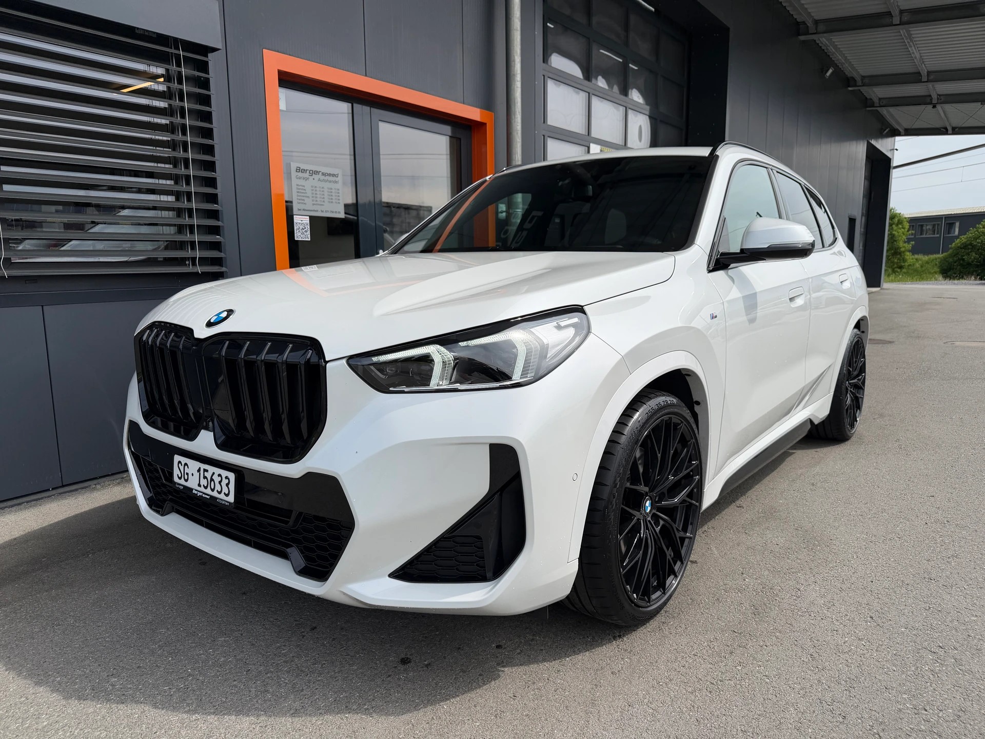 BMW X1 xDrive 23i 48V M Sport-image-3