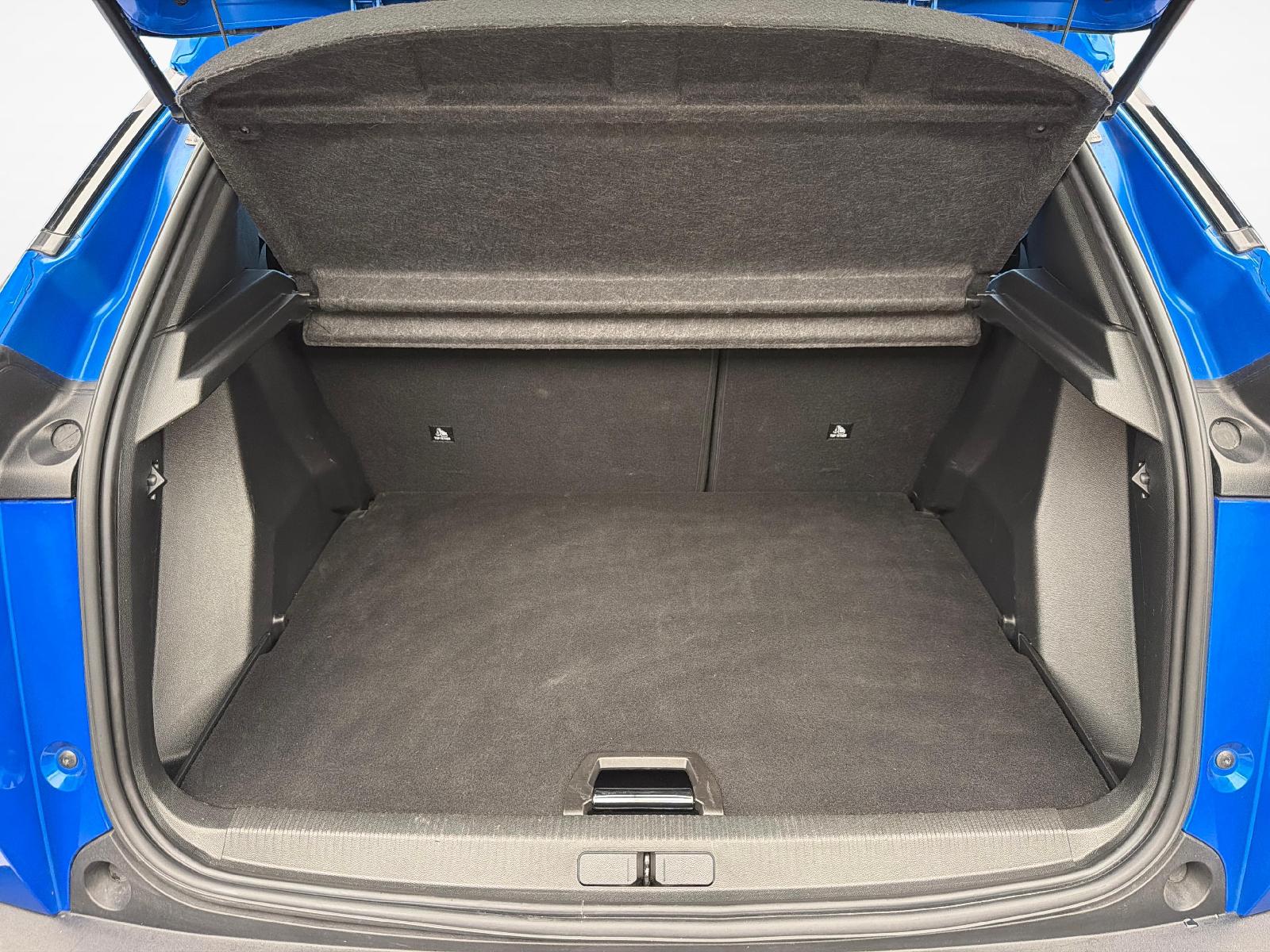 PEUGEOT 2008 1.2 PureTech 130 Allure Pack-image-11