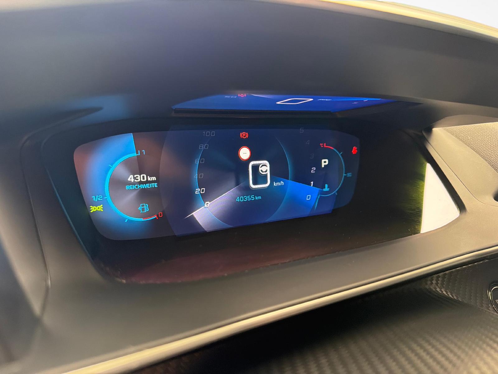 PEUGEOT 2008 1.2 PureTech 130 Allure Pack-image-12